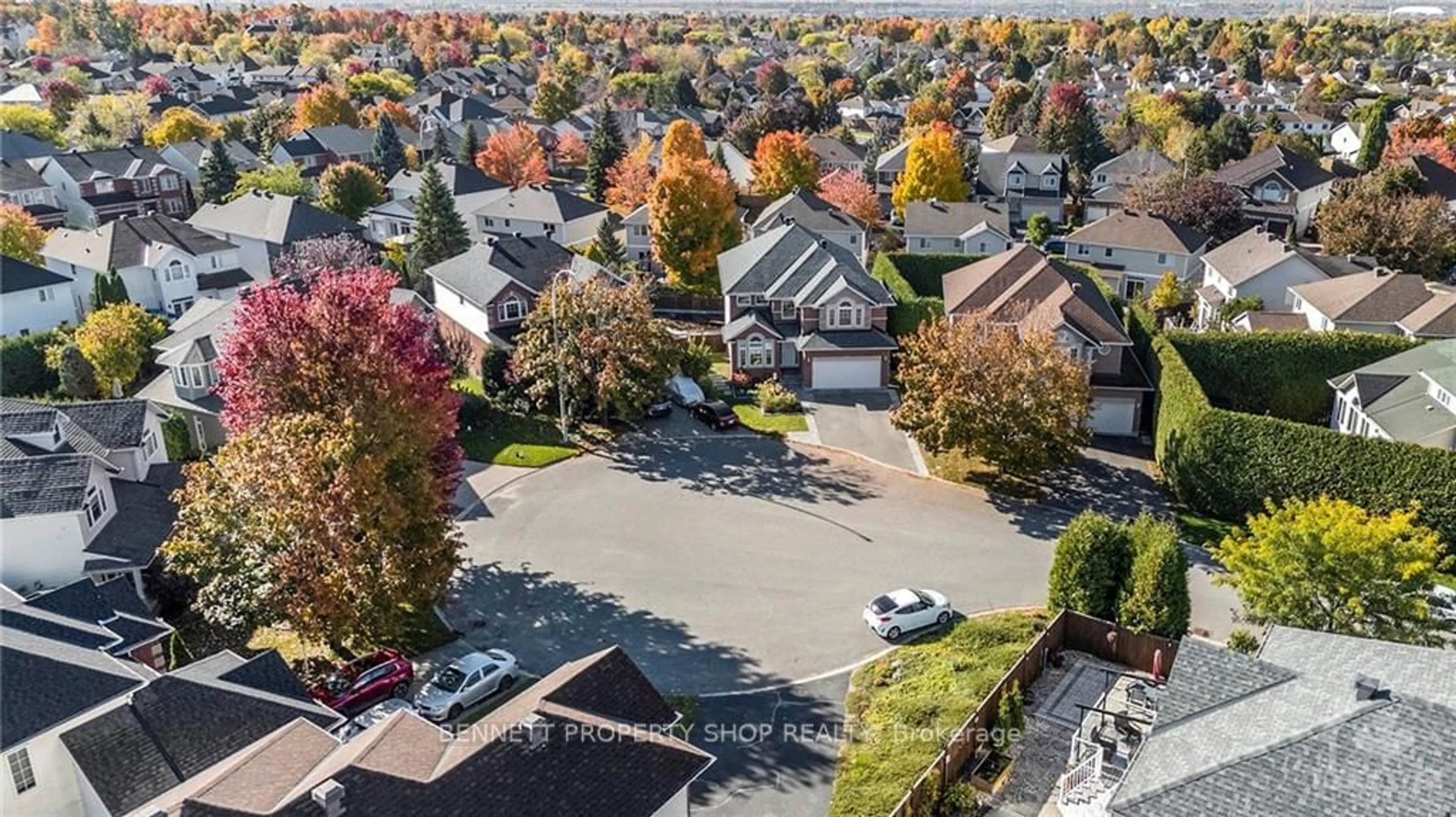 A pic from exterior of the house or condo, the street view for 4 WHEATLEY Crt, Kanata Ontario K2M 2V5