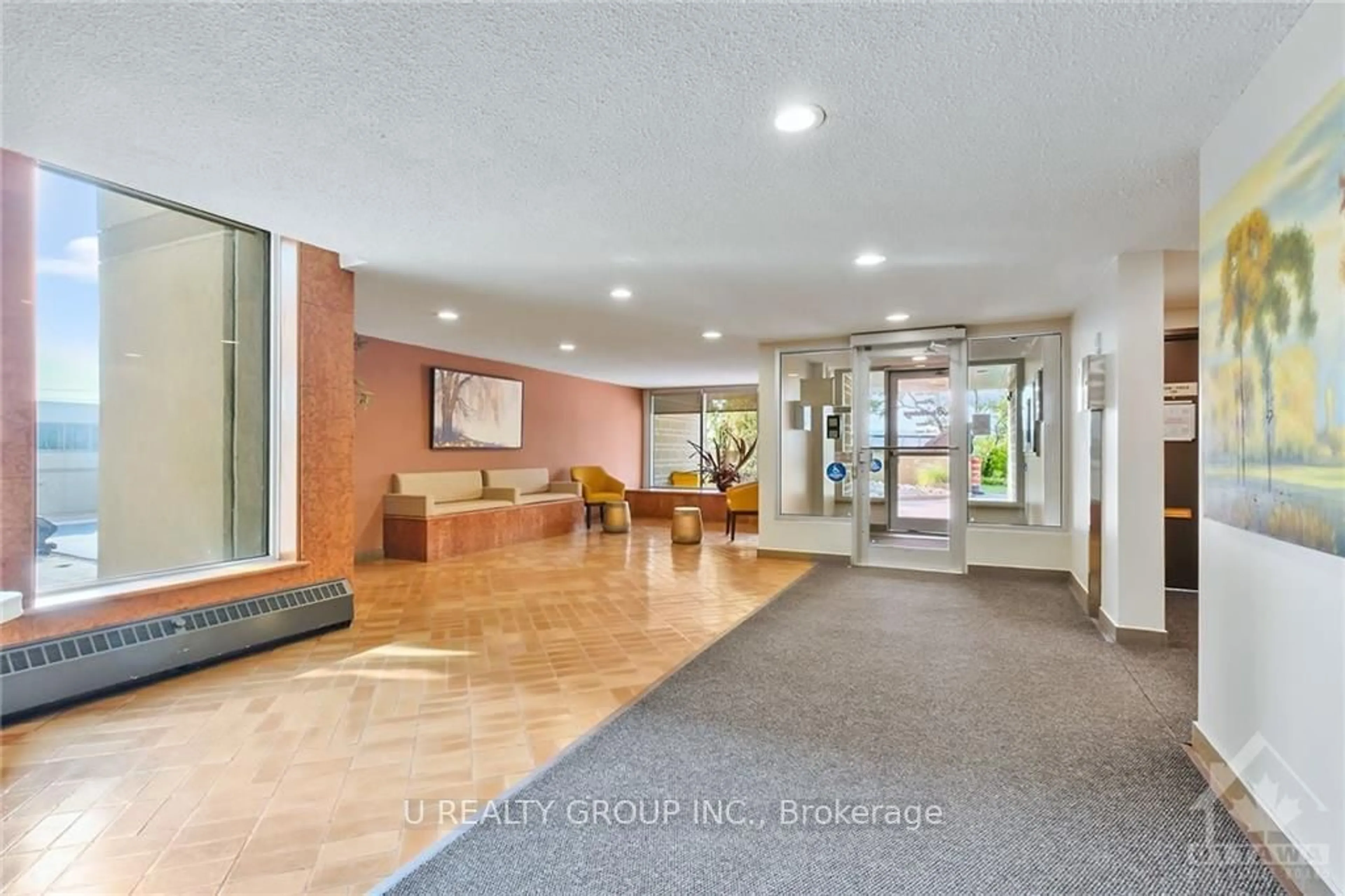 Indoor lobby, not visible floor for 555 BRITTANY Dr #1112, Manor Park - Cardinal Glen and Area Ontario K1K 4C5