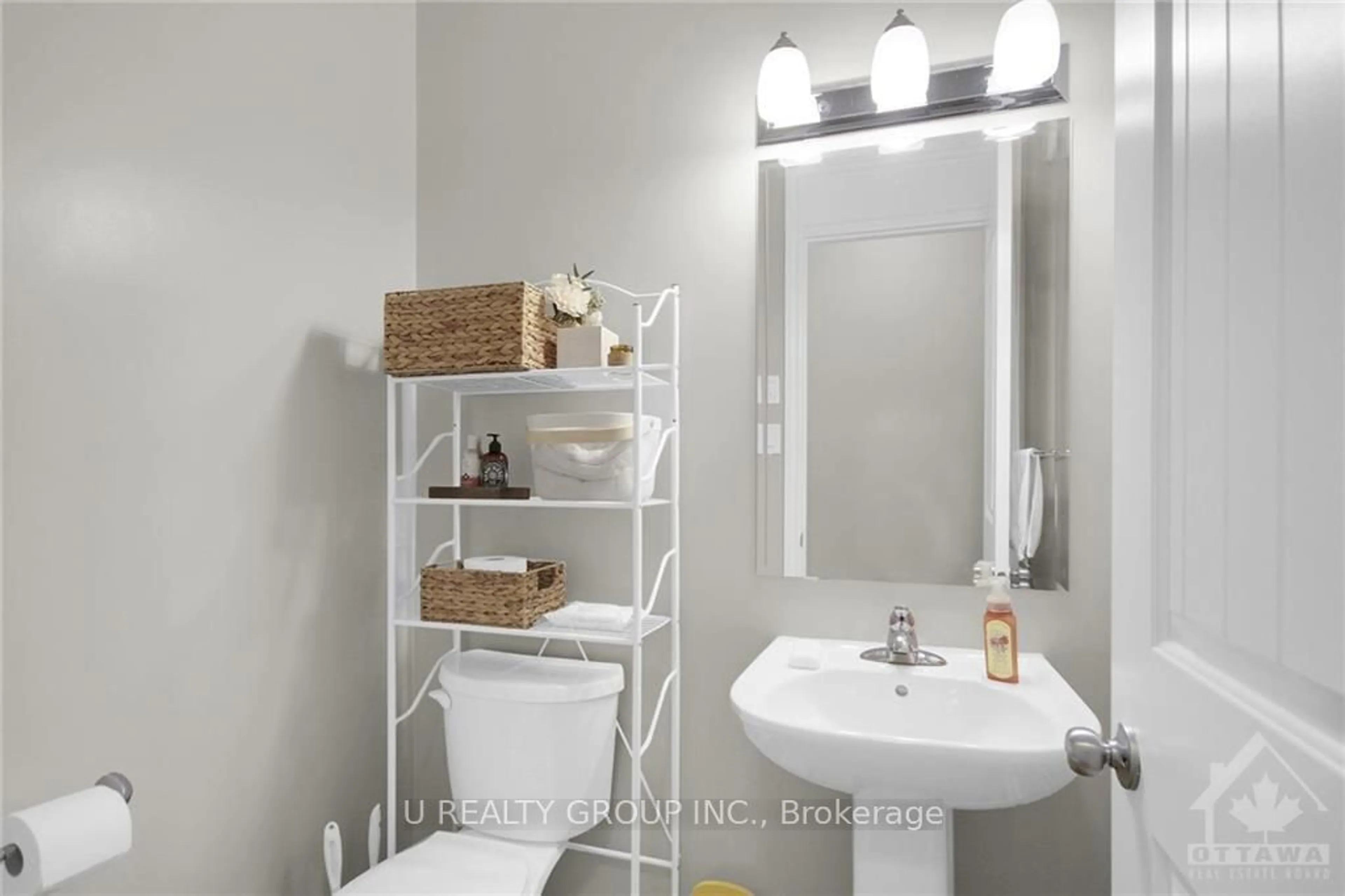 Bathroom for 825 CEDAR CREEK Dr, Blossom Park - Airport and Area Ontario K1T 0B3