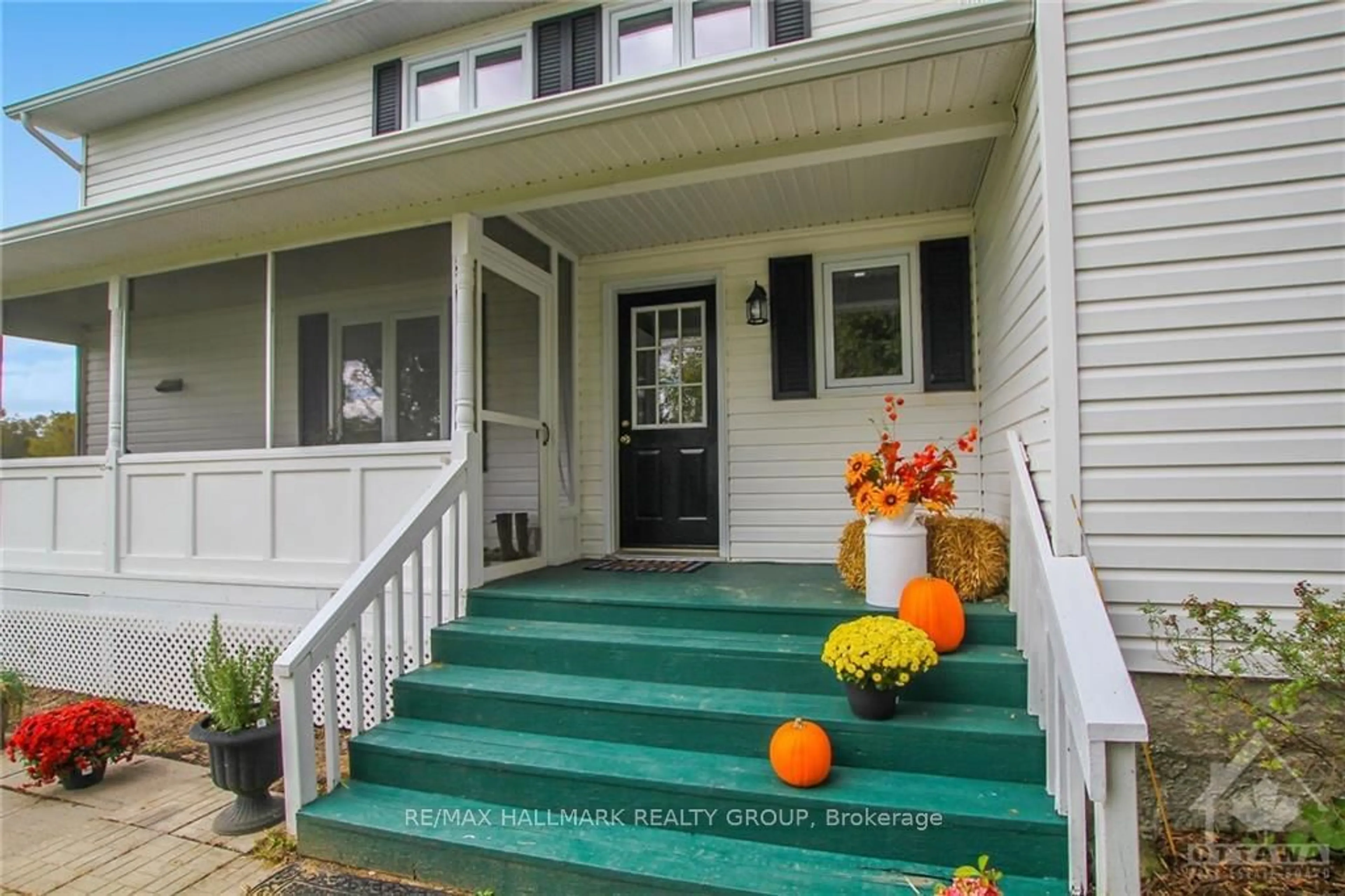 Indoor entryway, wood floors for 7232 MALAKOFF Rd, Manotick - Kars - Rideau Twp and Area Ontario K0A 2T0