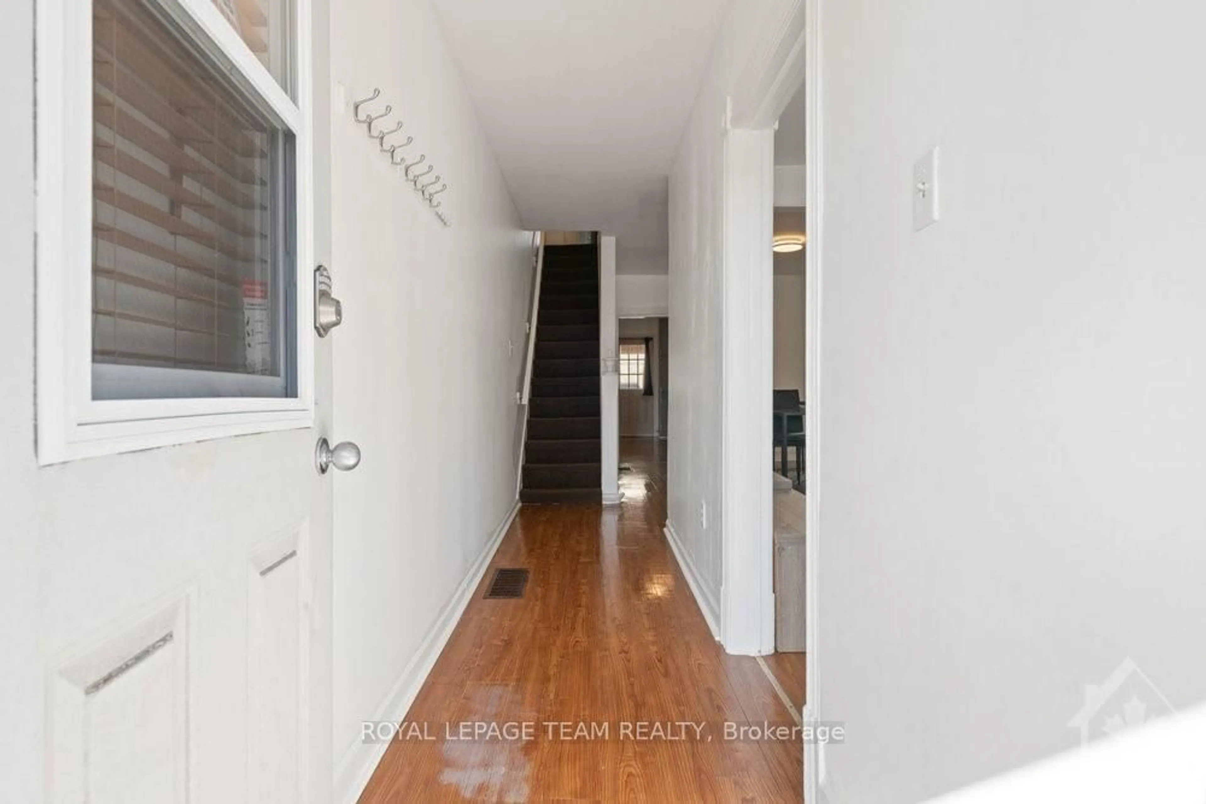 Indoor entryway, wood floors for 495 ST PATRICK St, Lower Town - Sandy Hill Ontario K1N 5G9