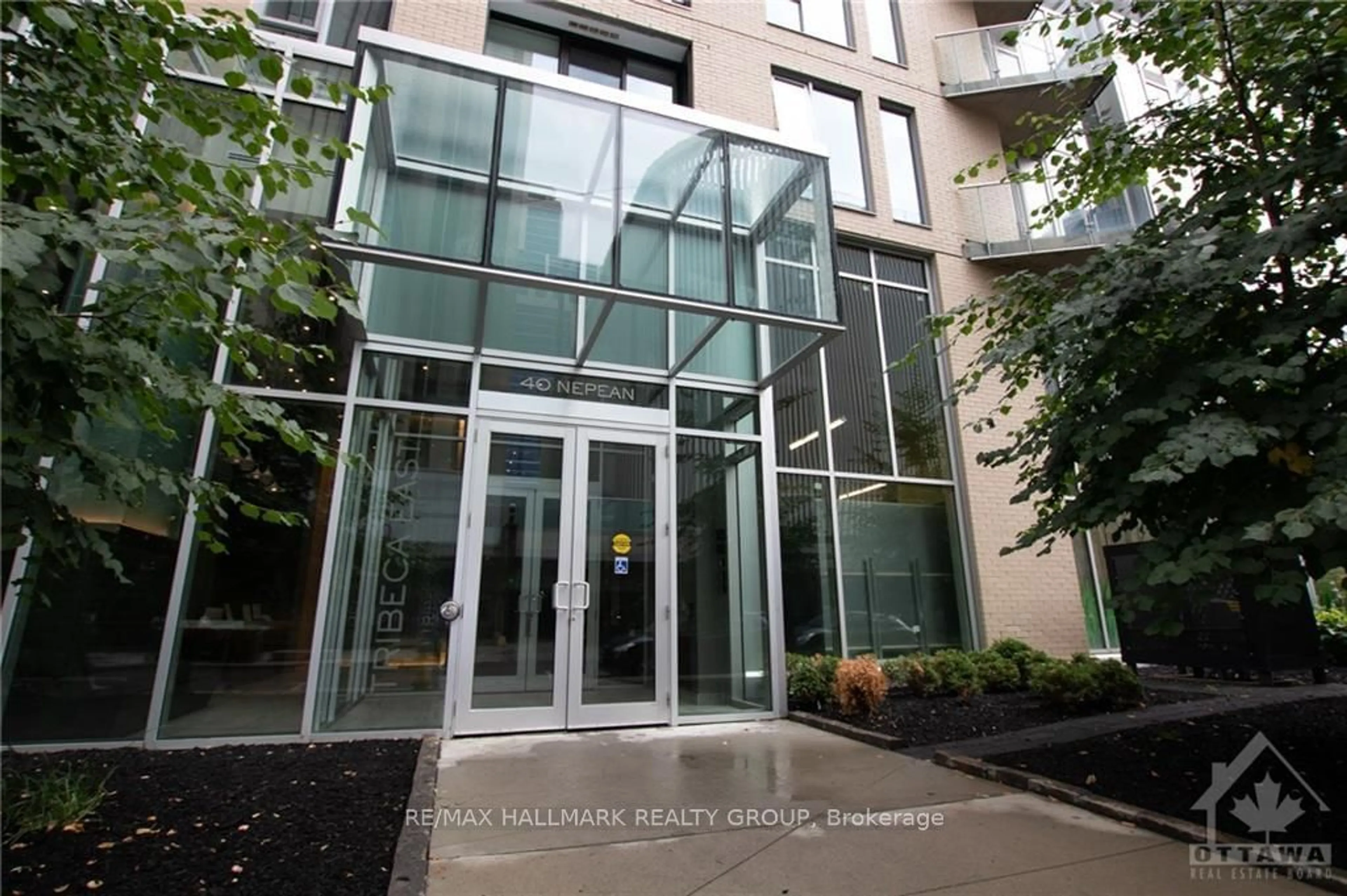 Indoor entryway, unknown floor for 40 NEPEAN St #802, Ottawa Centre Ontario K2P 0X5