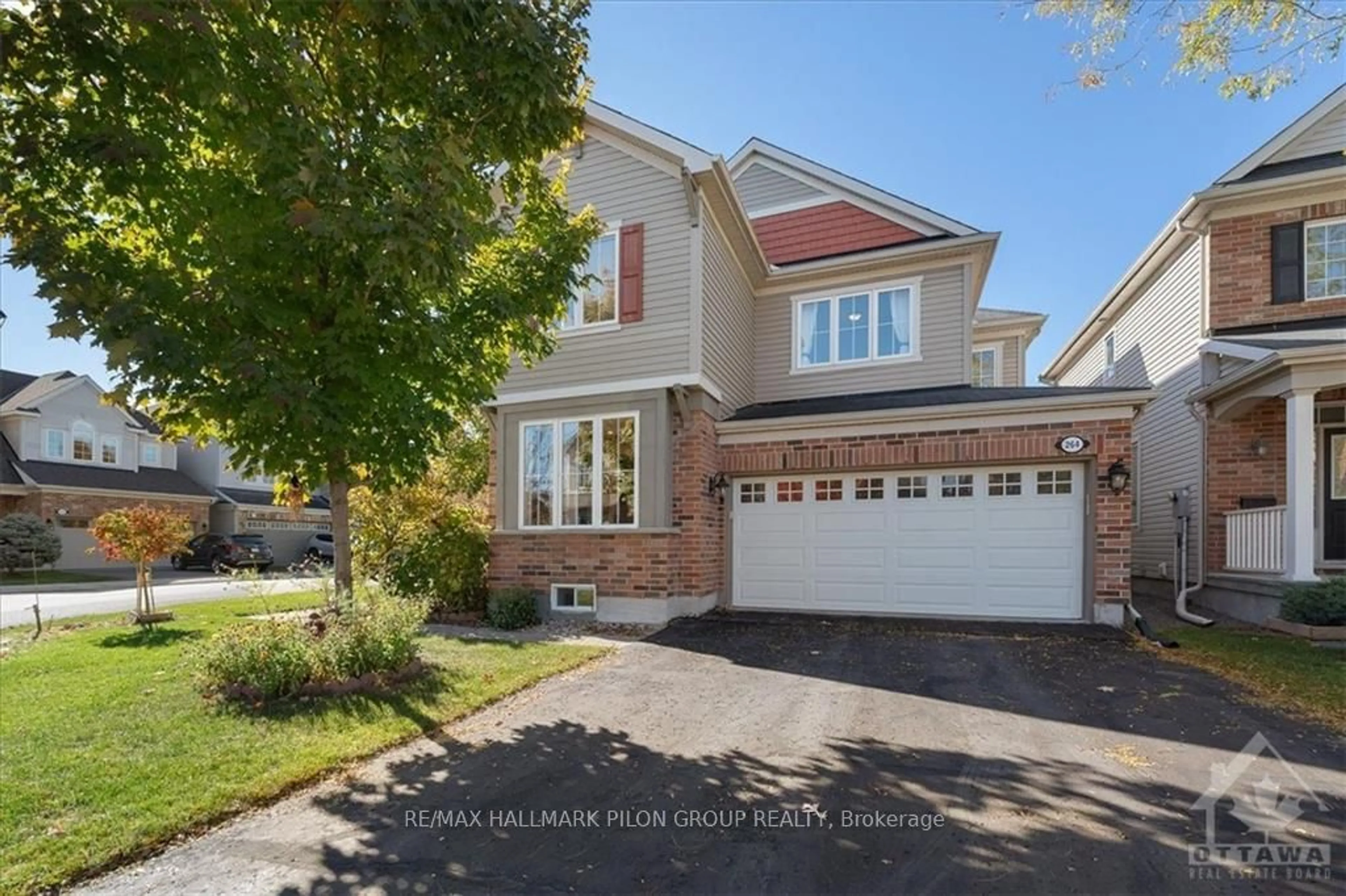 Frontside or backside of a home, the street view for 264 TEMPEST Dr, Stittsville - Munster - Richmond Ontario K2S 0K6