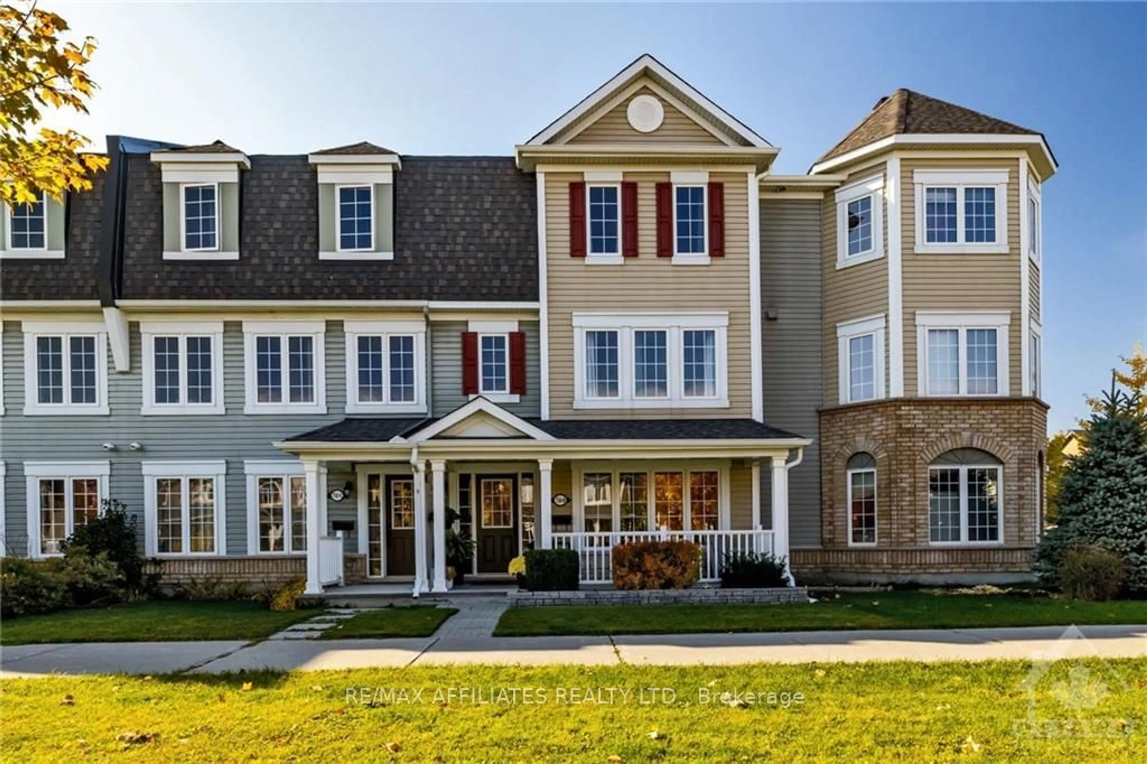 A pic from exterior of the house or condo, cottage for 750 MALOJA Way #B, Stittsville - Munster - Richmond Ontario K2S 0N7