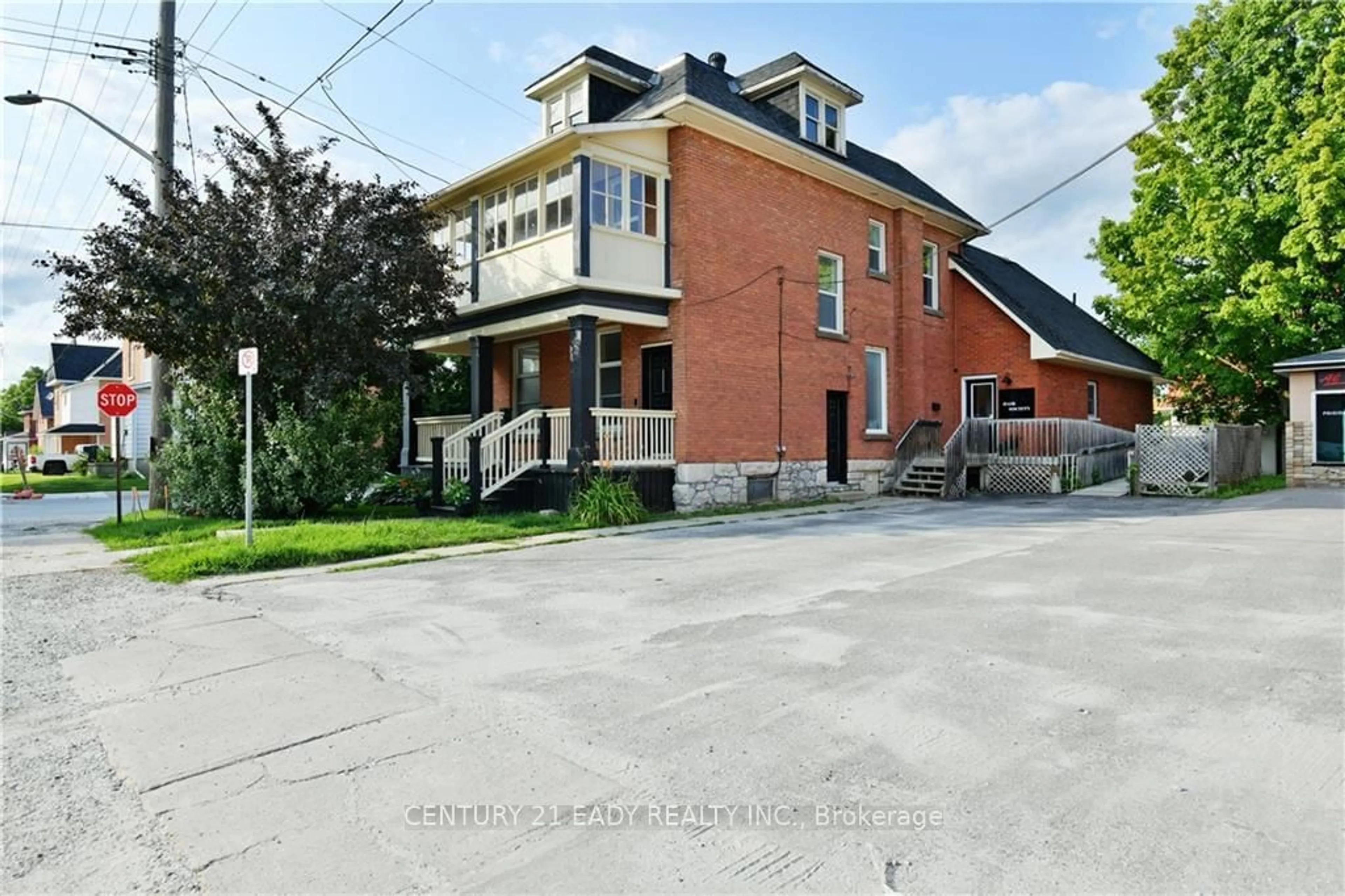 A pic from exterior of the house or condo, the front or back of building for 7 ARGYLE St, Renfrew Ontario K7V 1T2