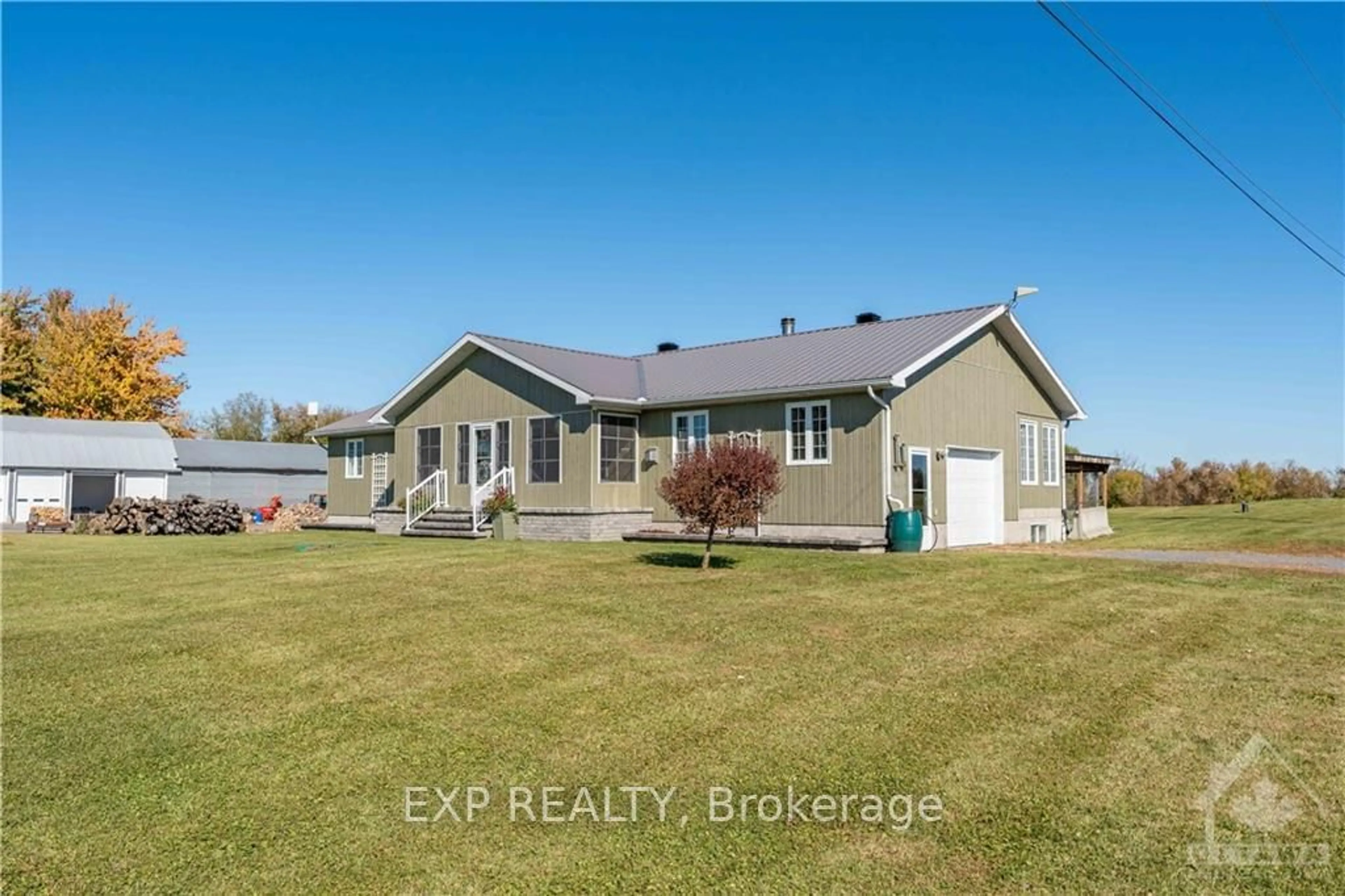 Frontside or backside of a home, cottage for 4883 2ND LINE Rd, South Glengarry Ontario K0C 1Z0