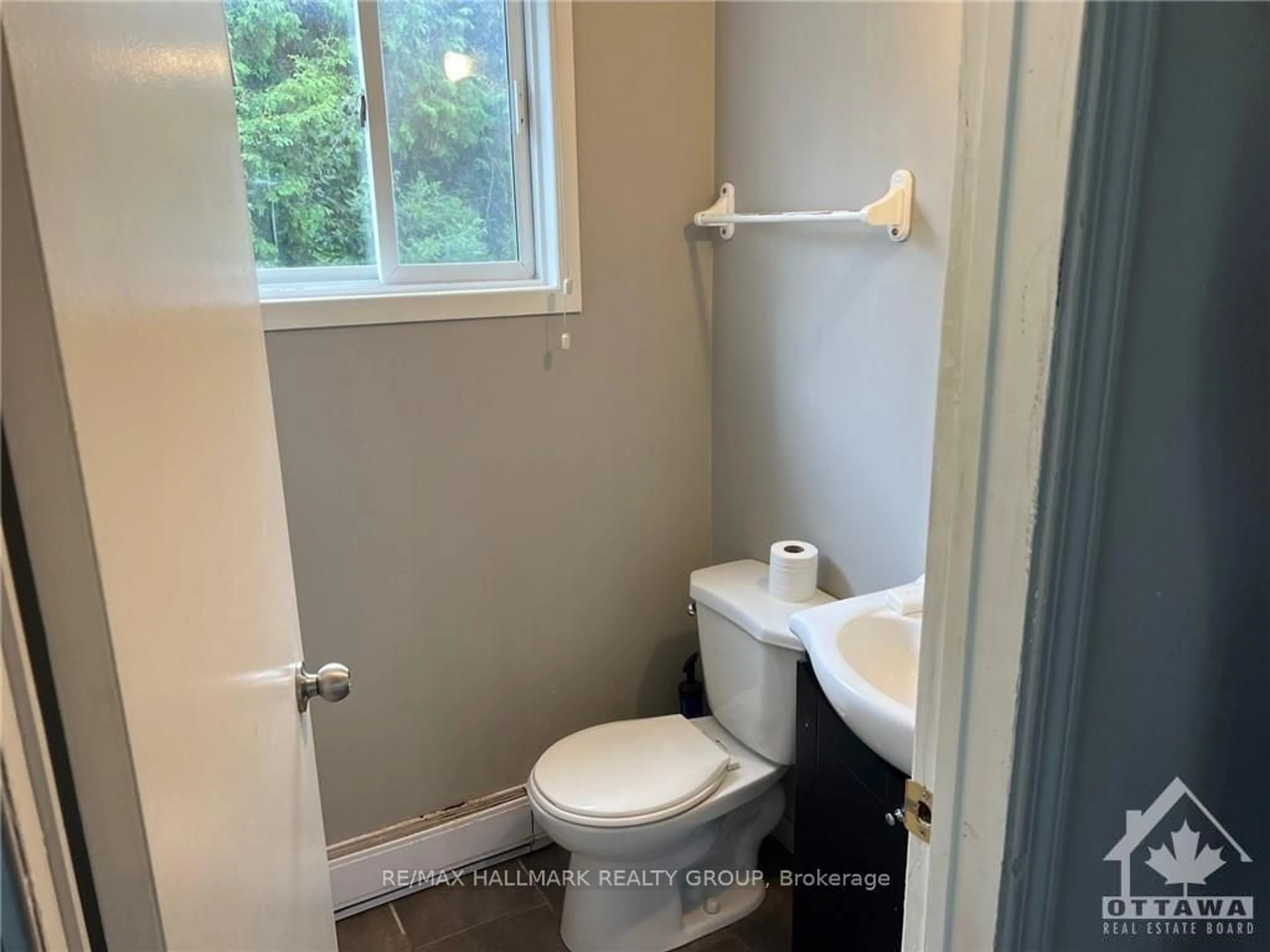 Standard bathroom, not visible floor for 12-16 Craig St, Perth Ontario K7H 3K1