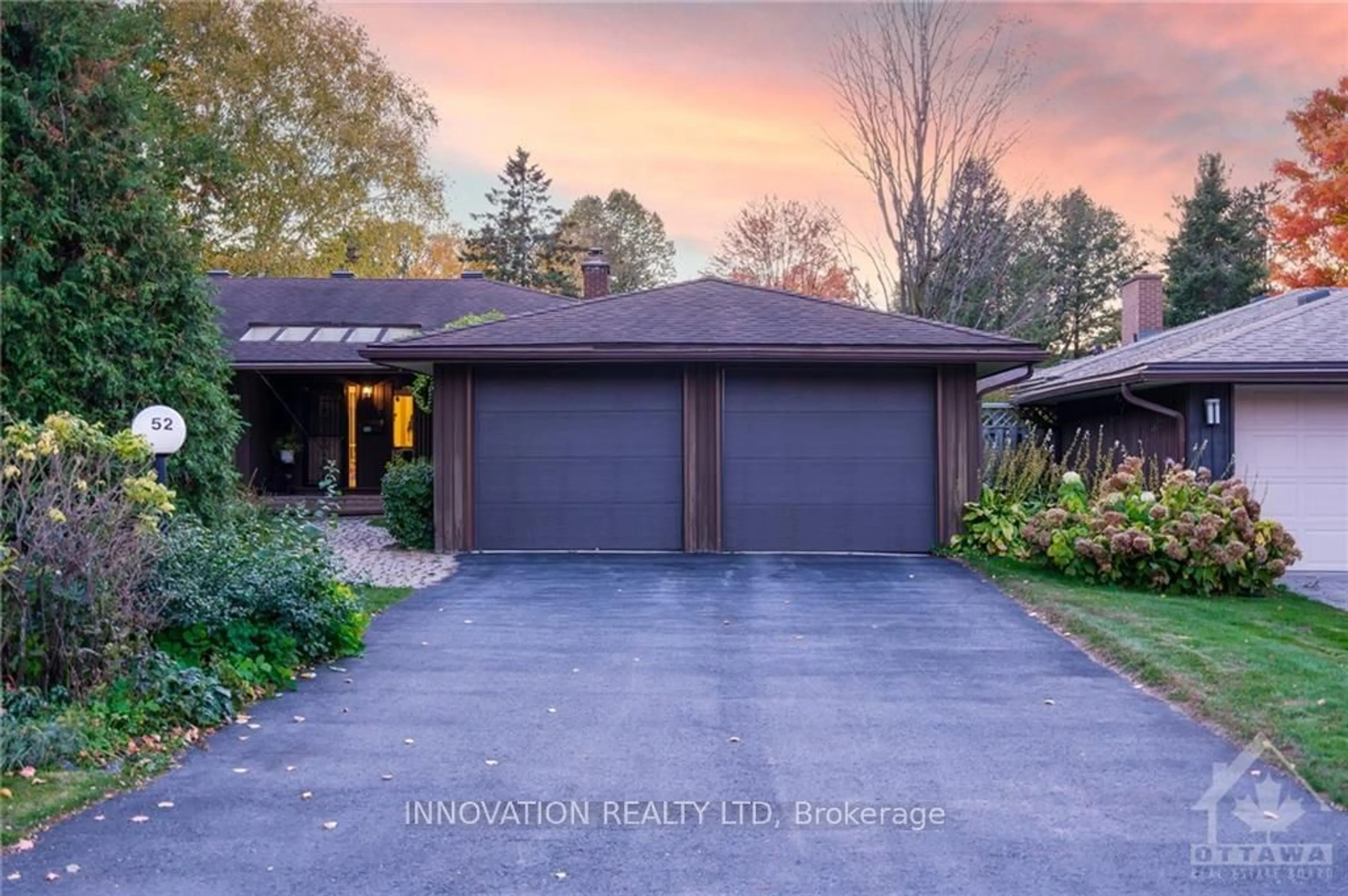 Indoor garage, cement floor for 52 THE Pkwy, Kanata Ontario K2K 1S9