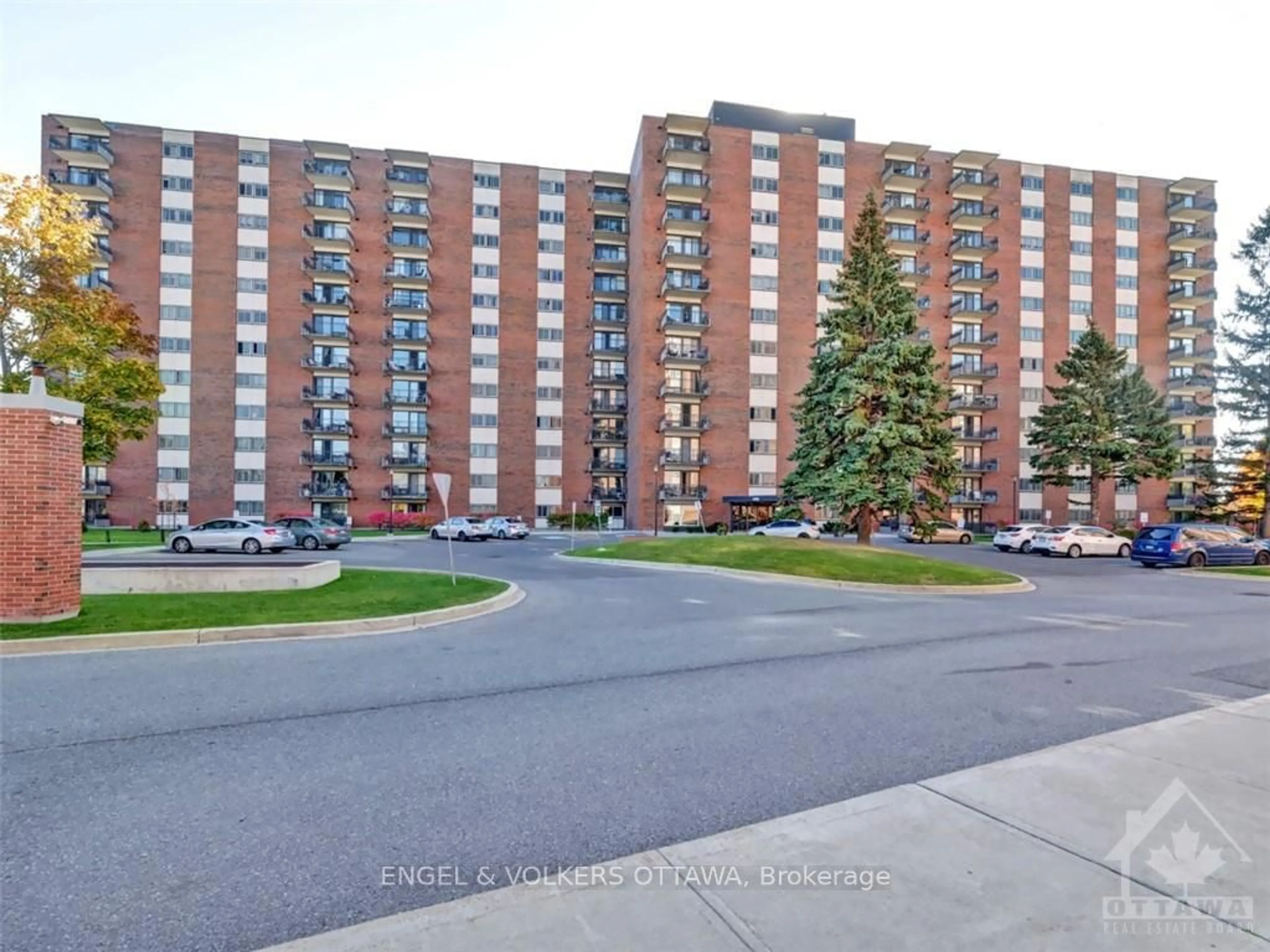 A pic from exterior of the house or condo, the front or back of building for 1465 BASELINE Rd #701, Belair Park - Copeland Park and Area Ontario K2C 3L9