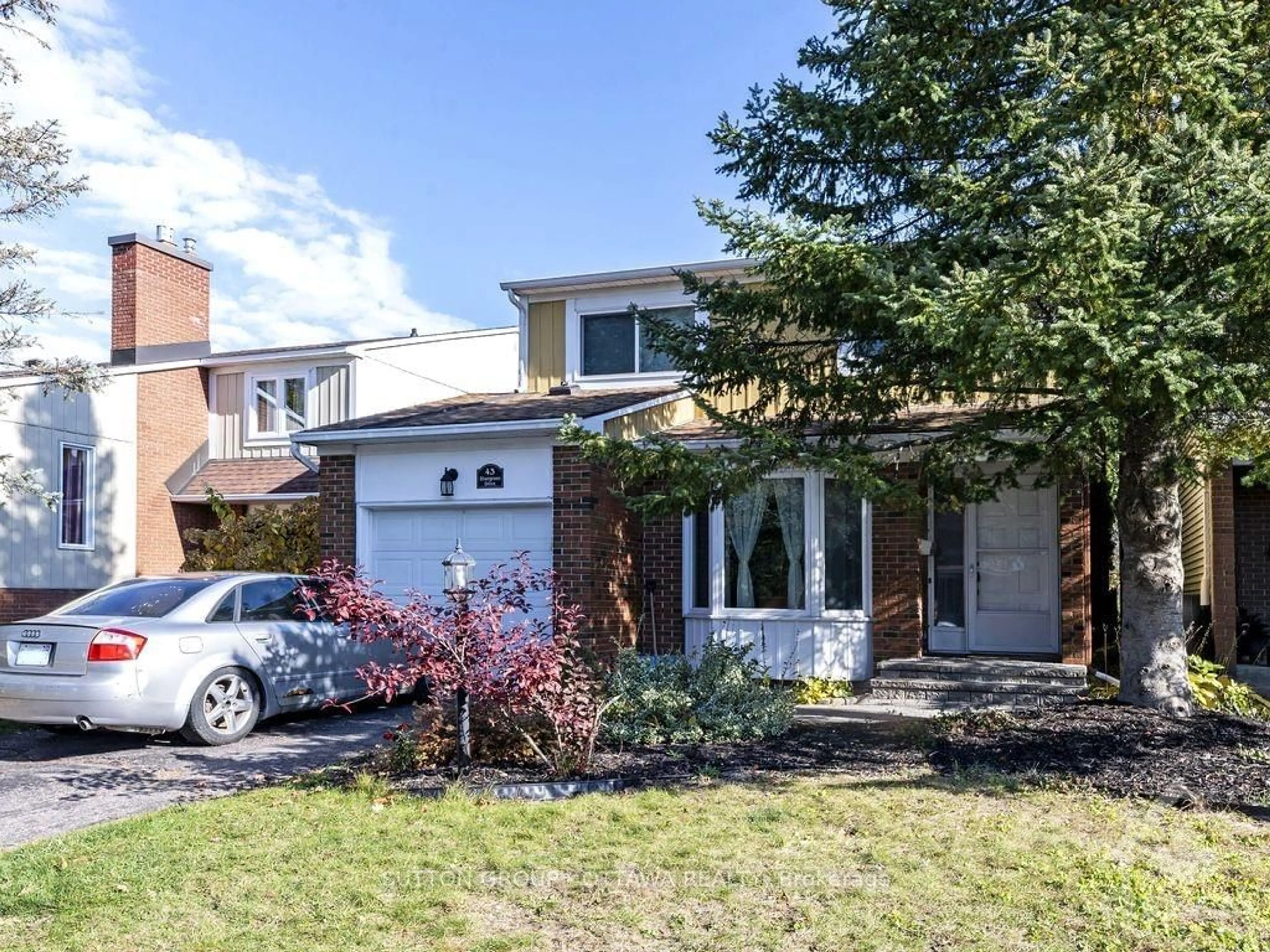 Frontside or backside of a home, the street view for 43 BLUEGRASS Dr, Kanata Ontario K2M 1G2