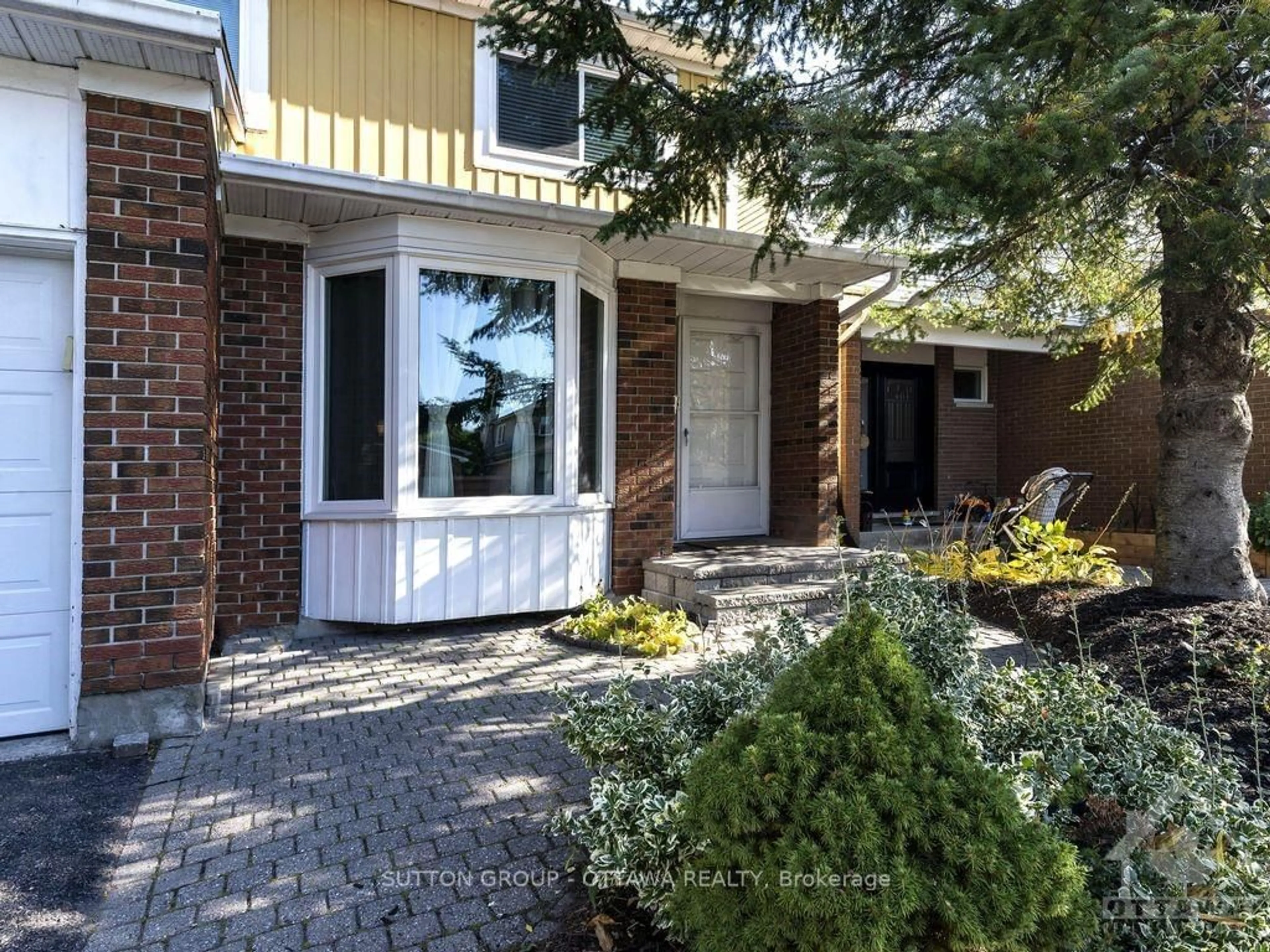 Home with brick exterior material for 43 BLUEGRASS Dr, Kanata Ontario K2M 1G2