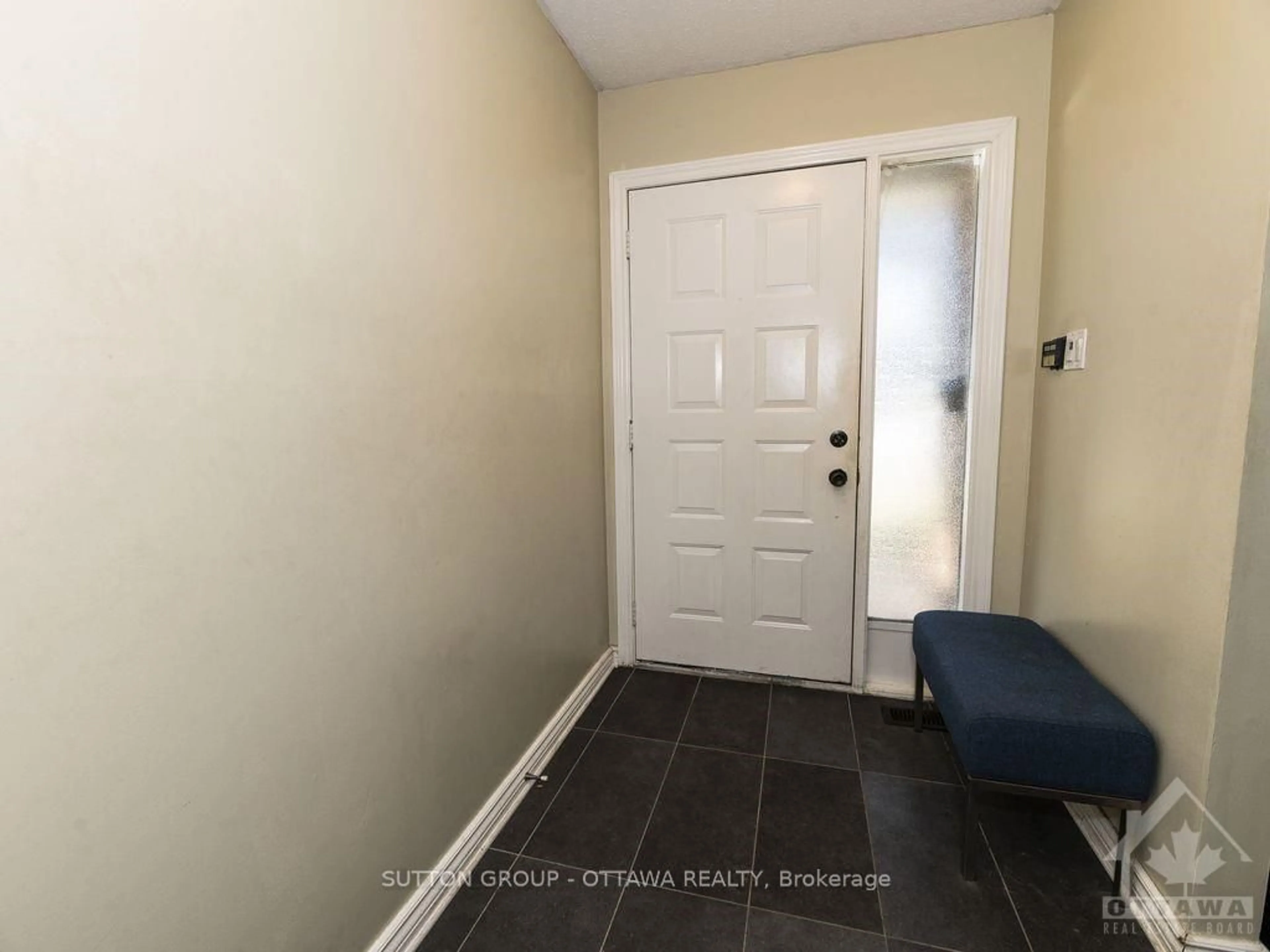 Indoor entryway, unknown floor for 43 BLUEGRASS Dr, Kanata Ontario K2M 1G2