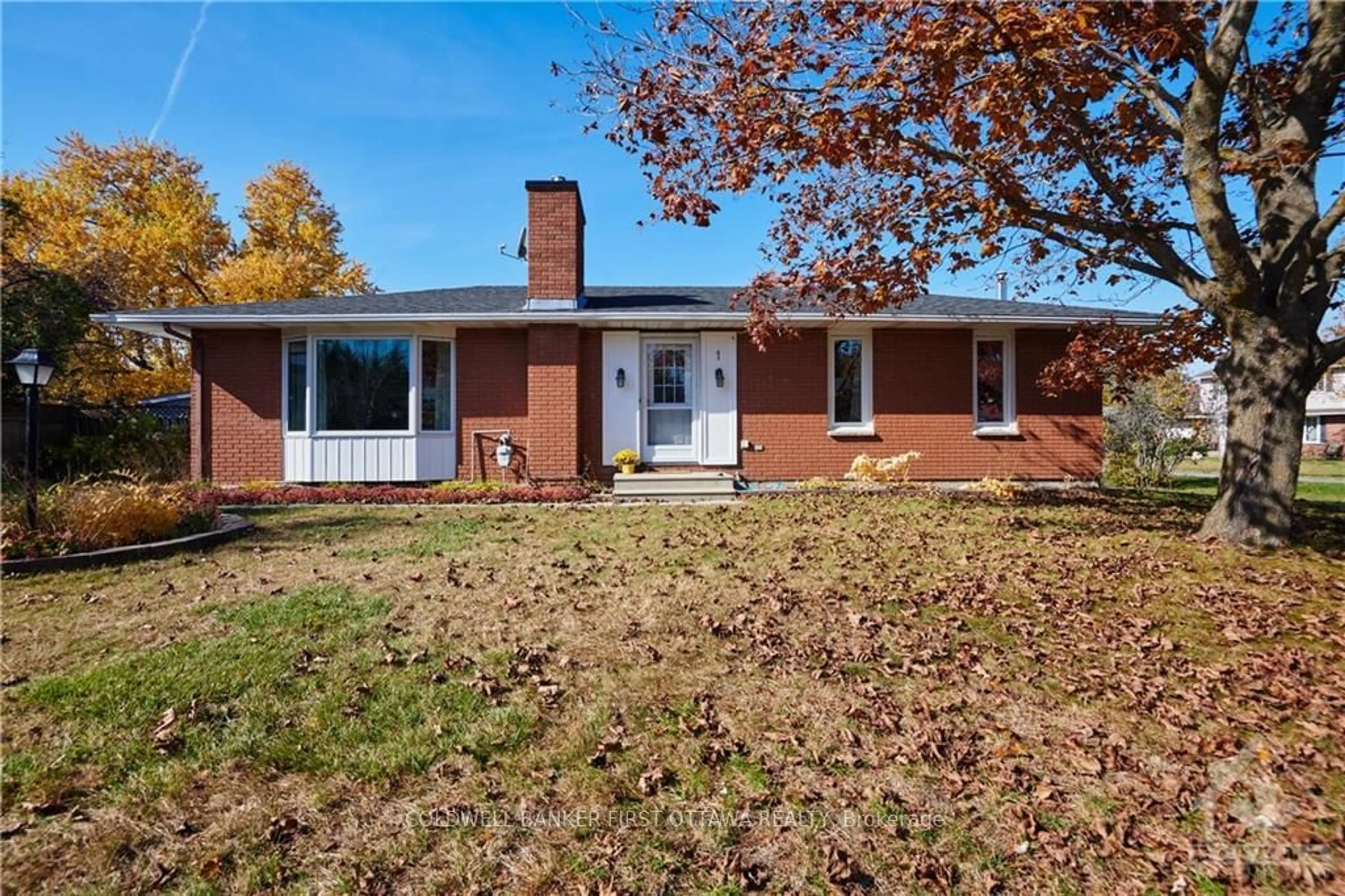 Home with brick exterior material for 1 COPPER Crt, Stittsville - Munster - Richmond Ontario K0A 3P0