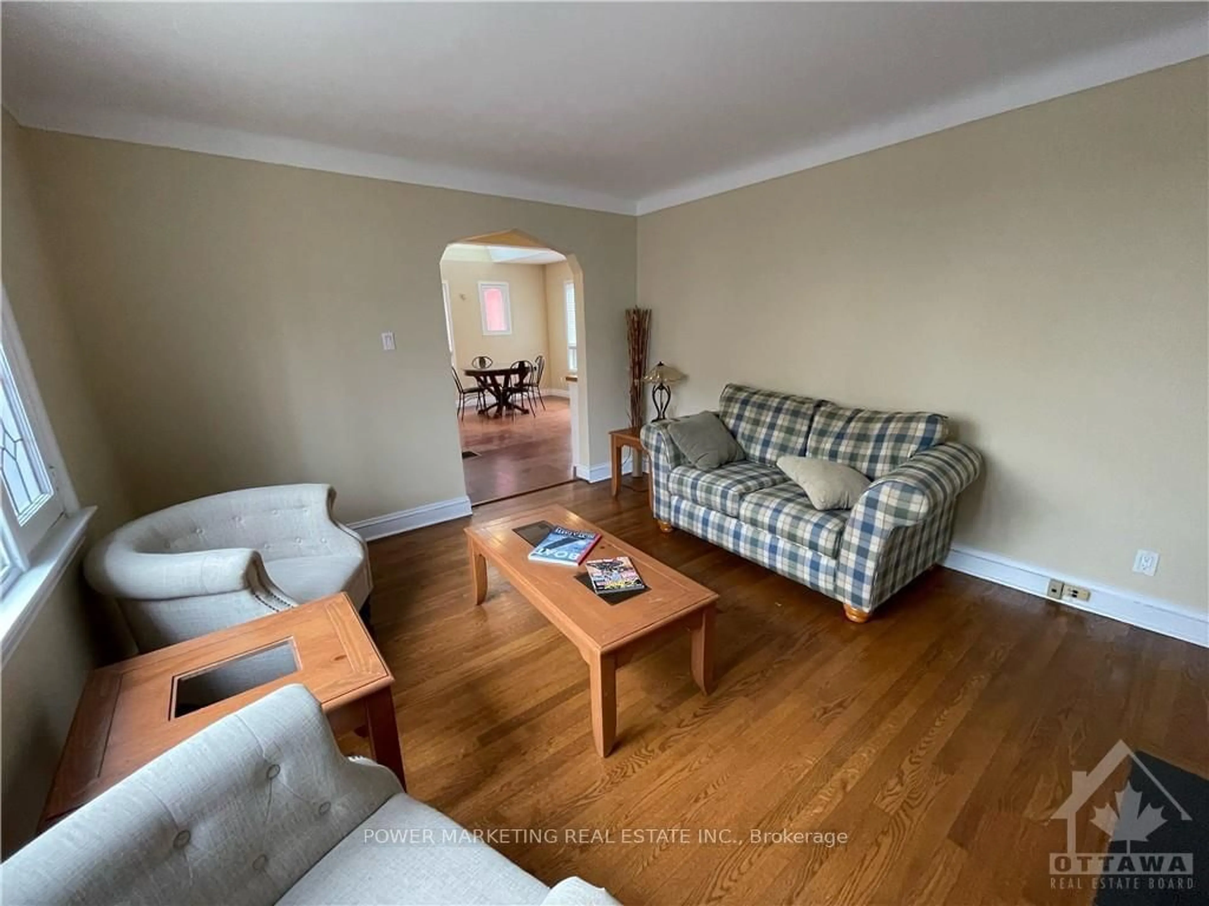 Living room, wood floors for 21 PERKINS St, West Centre Town Ontario K1R 7G4