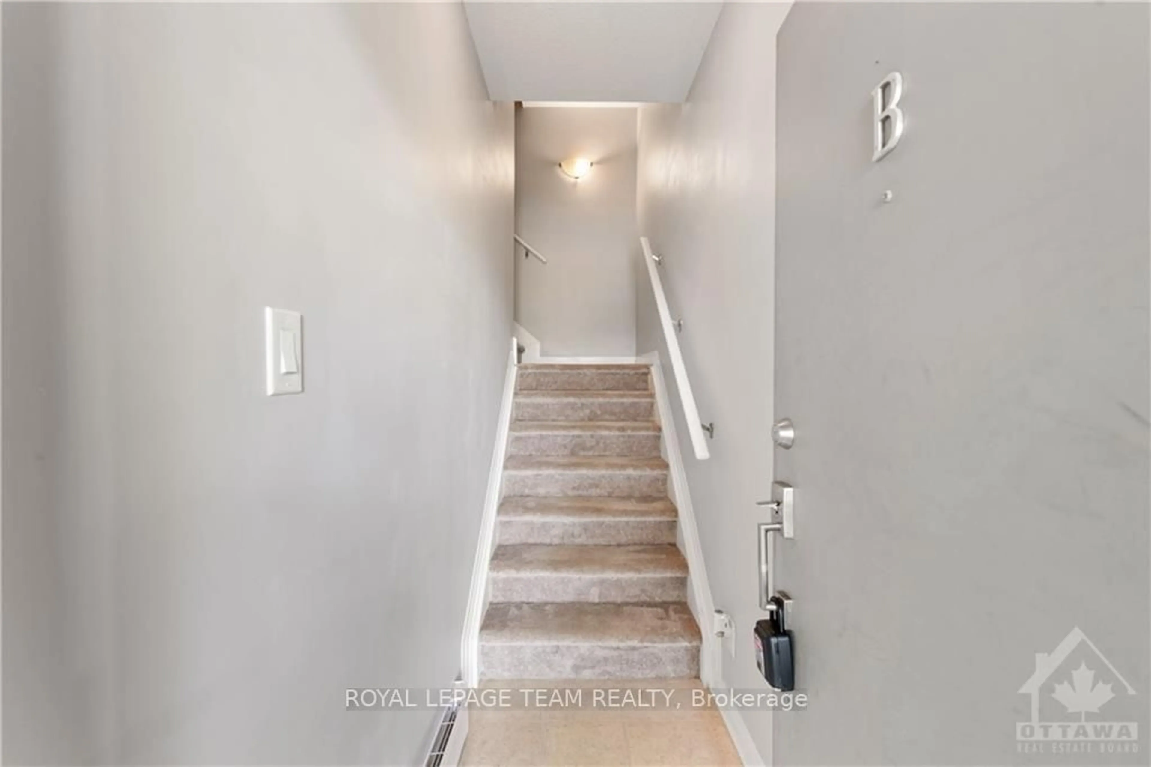 Stairs for 446 VIA VERONA Ave #B, Barrhaven Ontario K2J 6B3