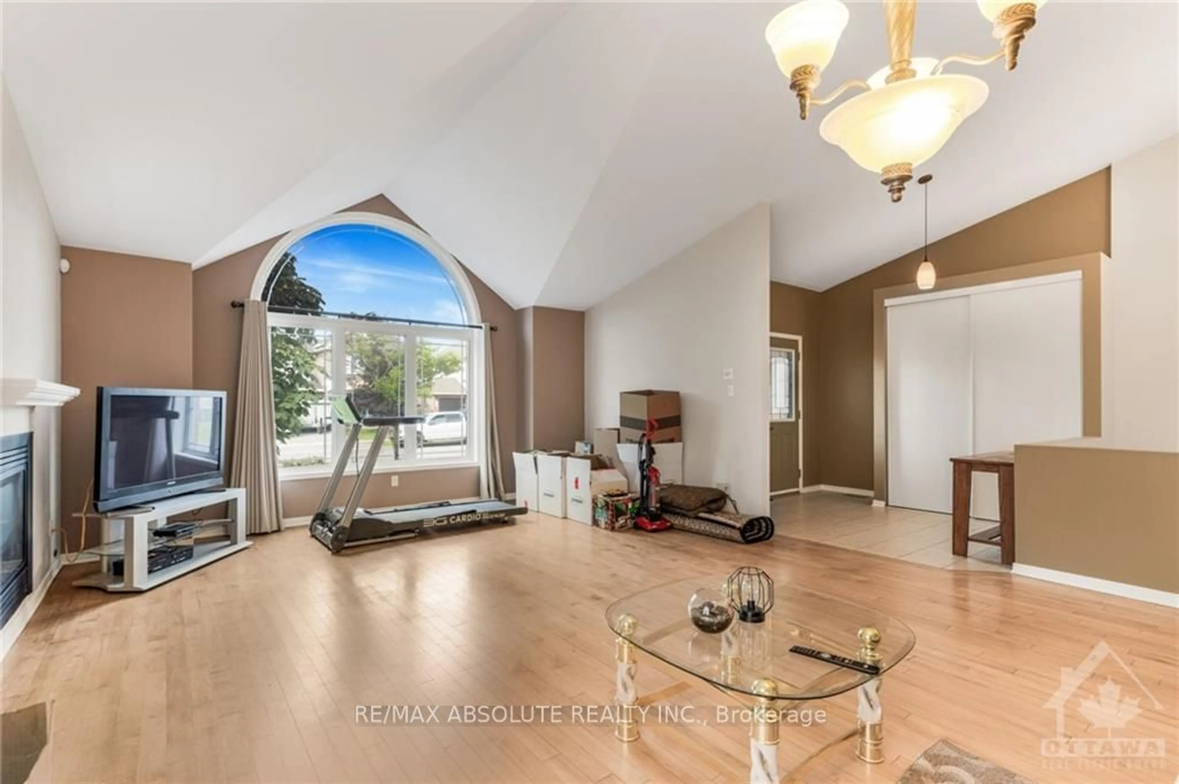 Indoor foyer, wood floors for 2257 ESPRIT Dr, Orleans - Cumberland and Area Ontario K4A 0A4