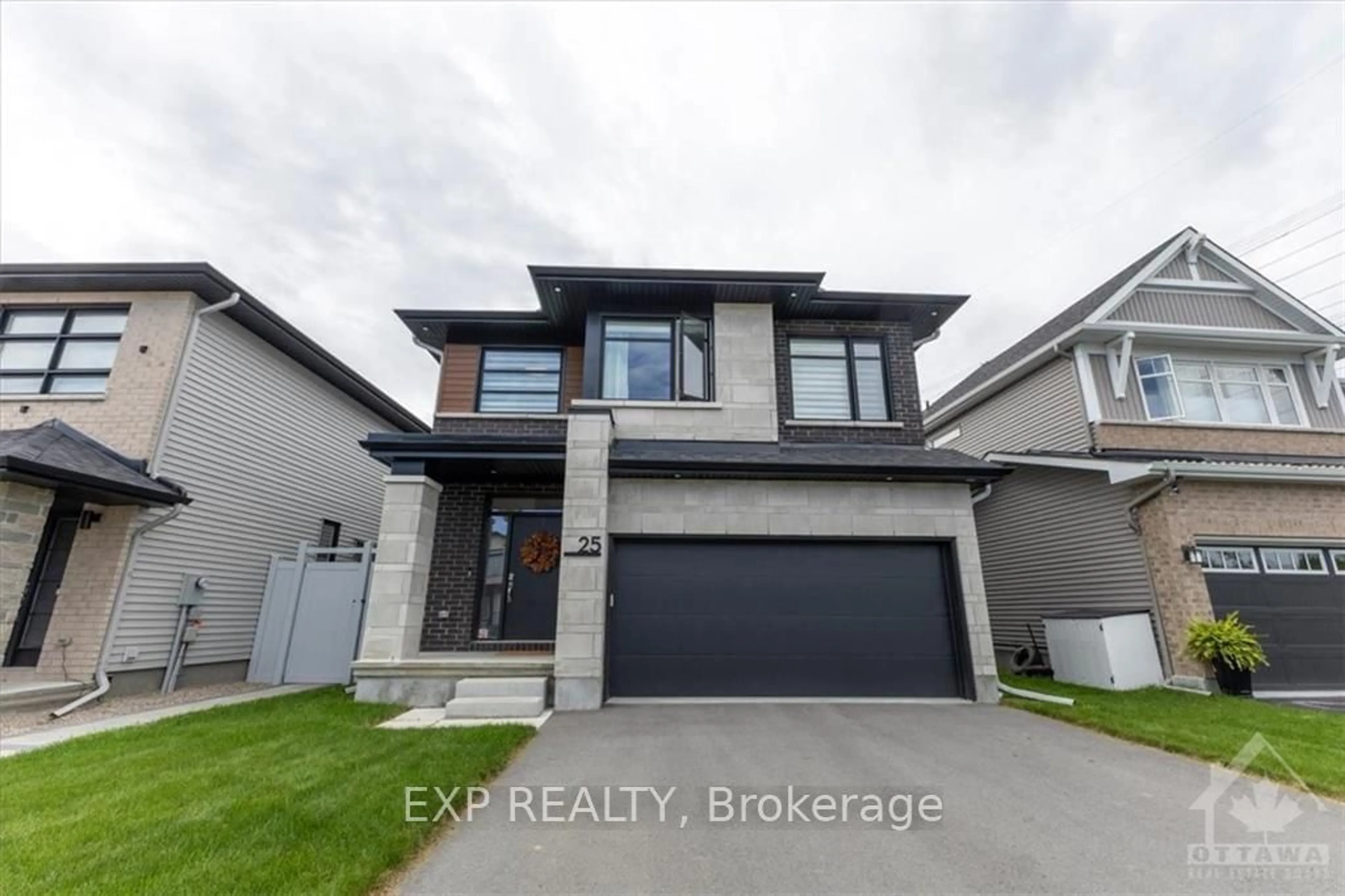 Frontside or backside of a home, the street view for 25 ANGEL Hts, Stittsville - Munster - Richmond Ontario K2S 2N2