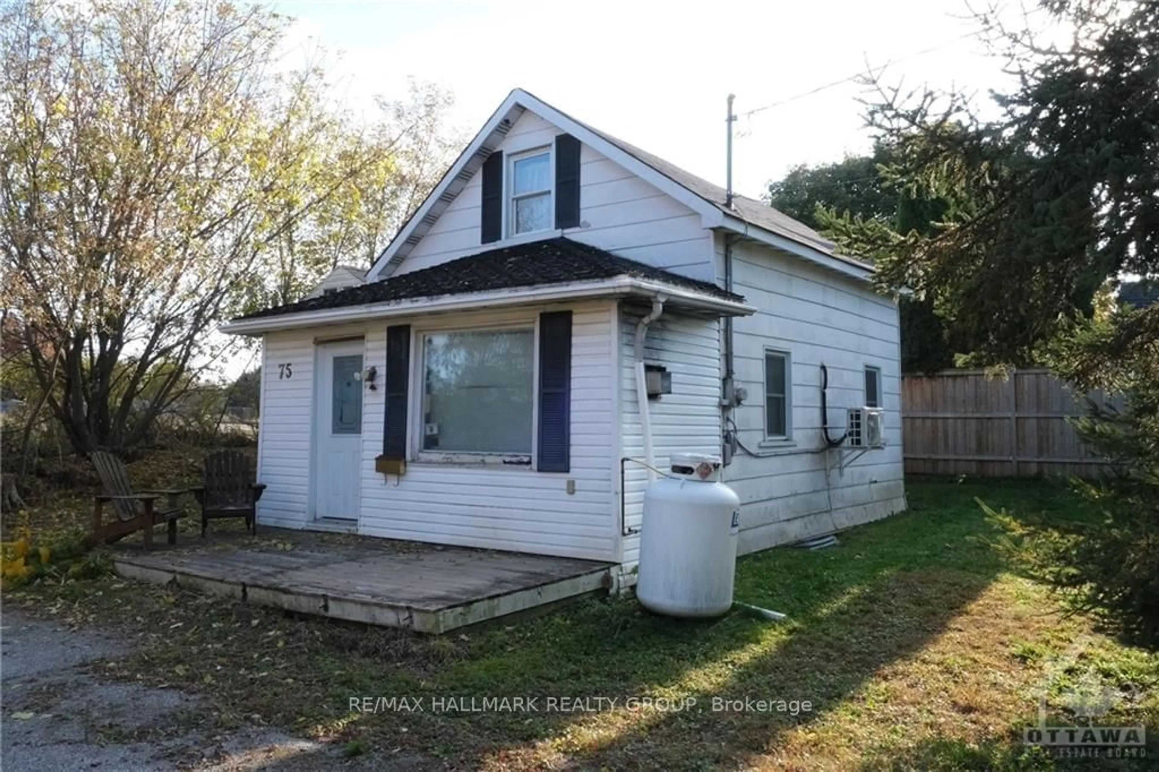 Frontside or backside of a home, cottage for 75 LOUIS St, Brockville Ontario K6V 4H6