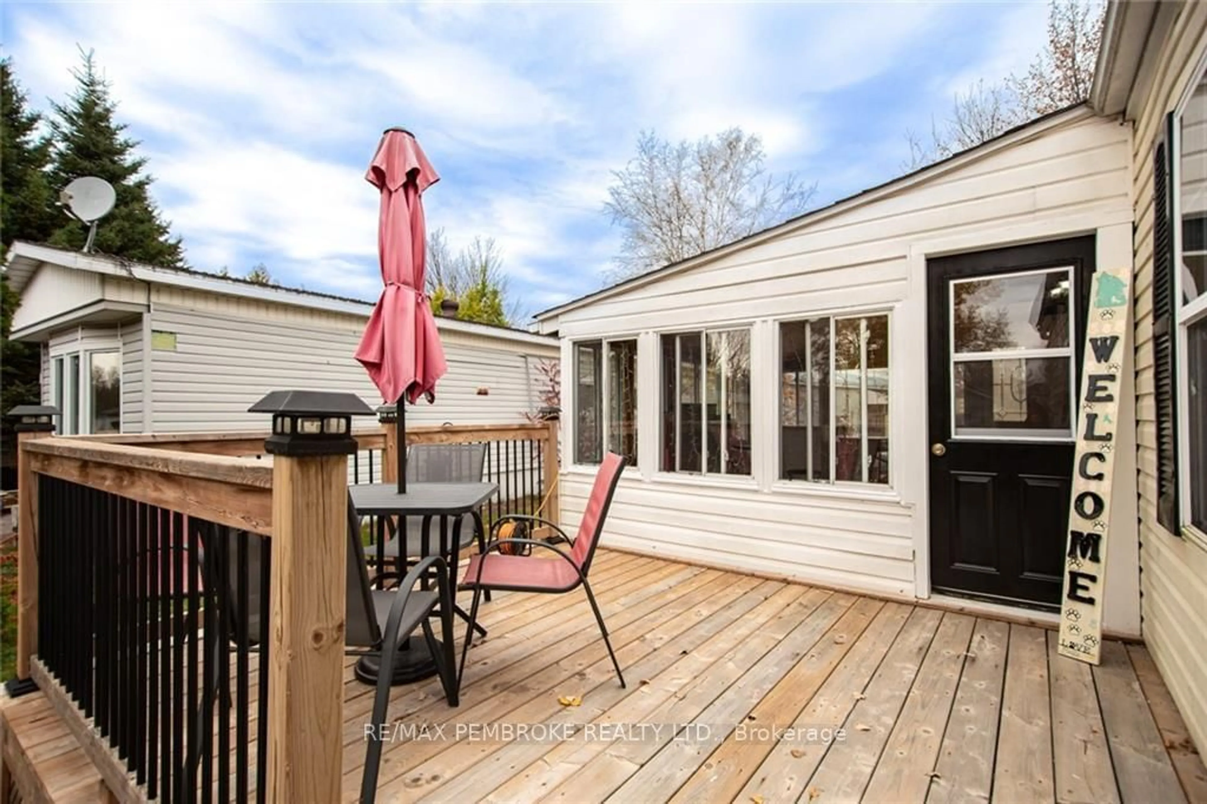 Patio, cottage for 77 PINEHURST, Petawawa Ontario K8H 2H2