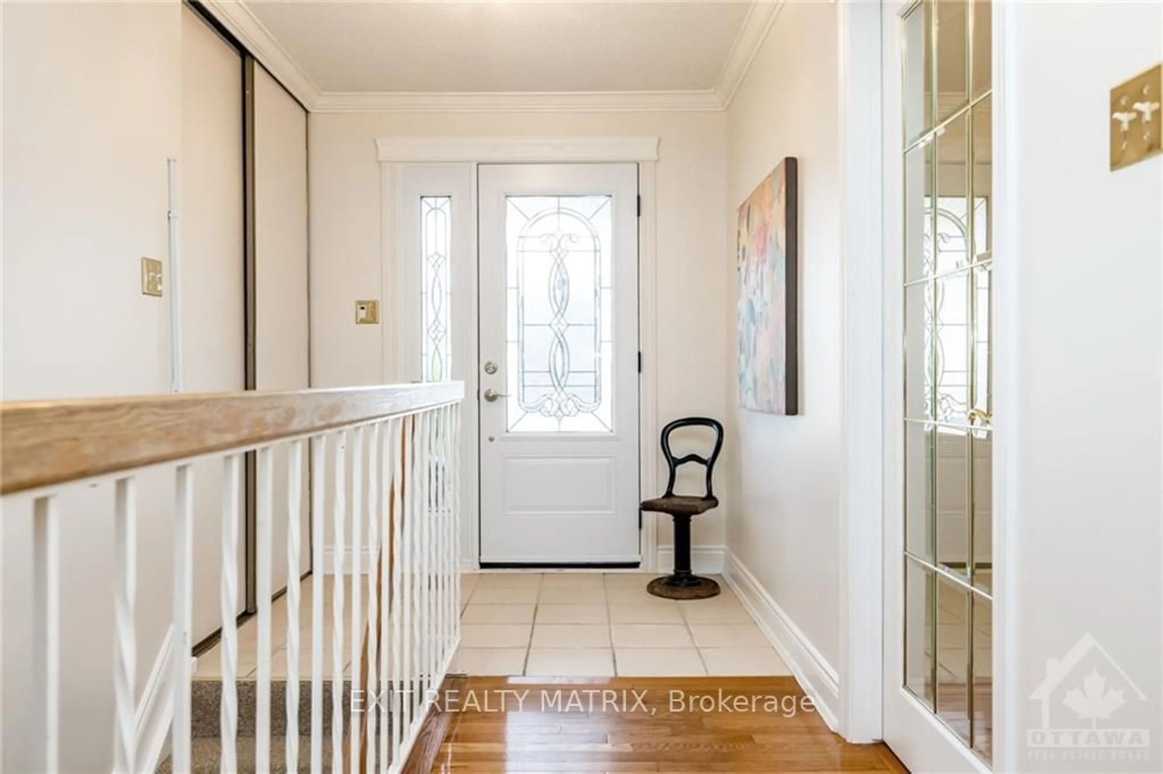 Indoor entryway, wood floors for 21 GLEN ABBEY Cres, Stittsville - Munster - Richmond Ontario K2S 1R6