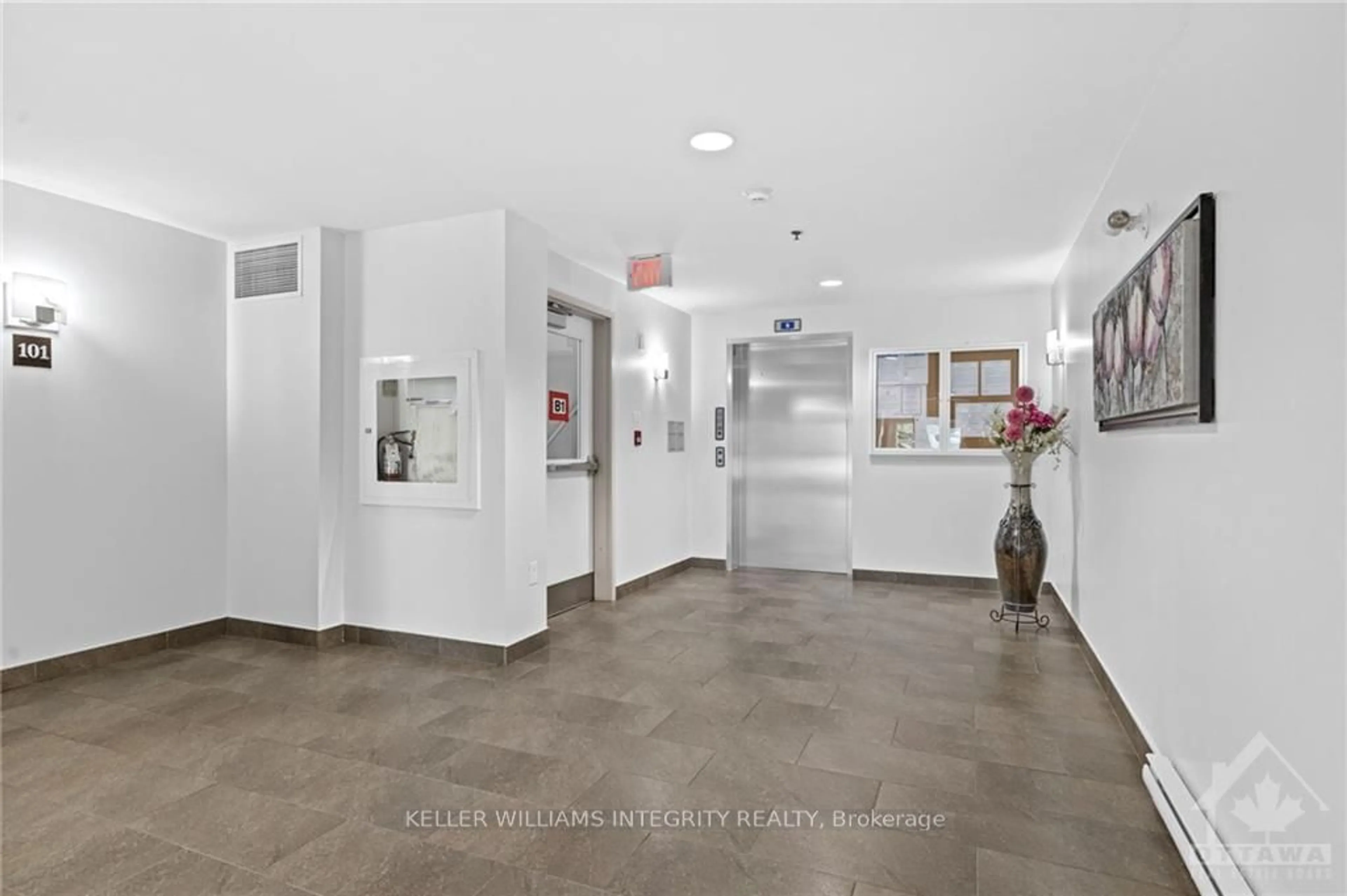 Indoor lobby, ceramic floors for 151 POTTS #107, Orleans - Cumberland and Area Ontario K4A 0V7