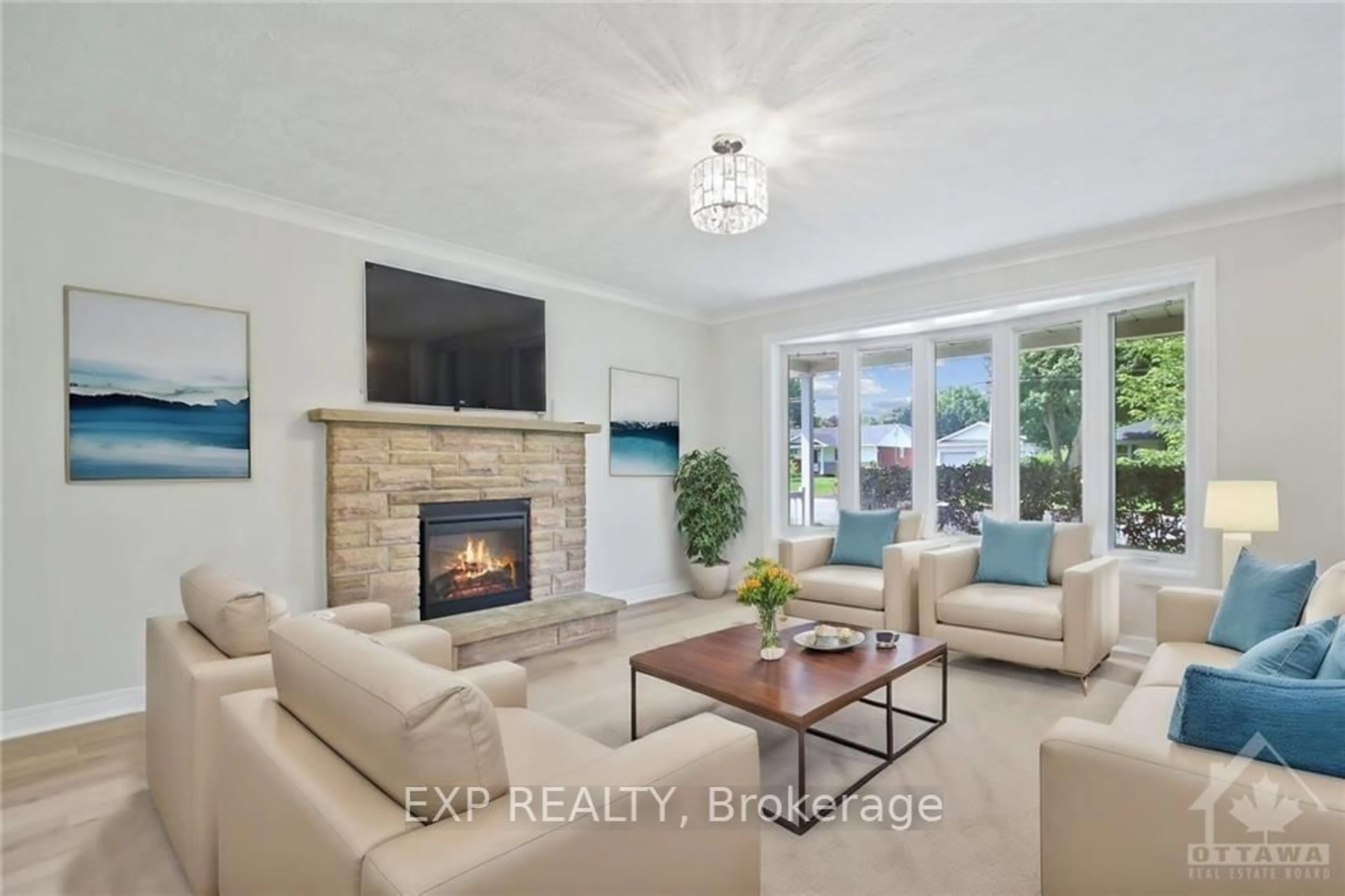 Living room, wood floors for 269 BRIDGE St, Mississippi Mills Ontario K0A 1A0