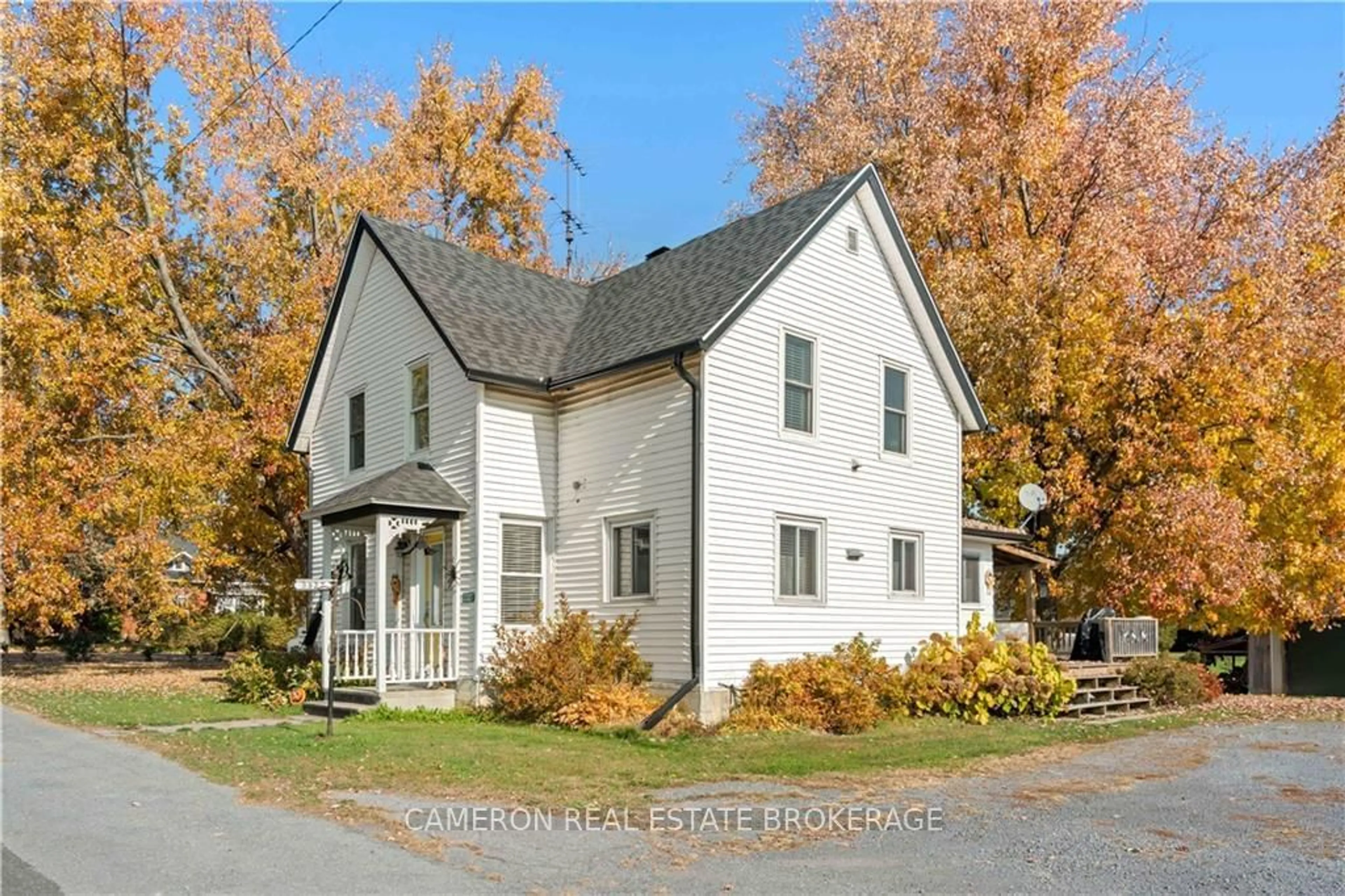 Frontside or backside of a home, cottage for 3327 MAIN St, North Stormont Ontario K0C 1C0