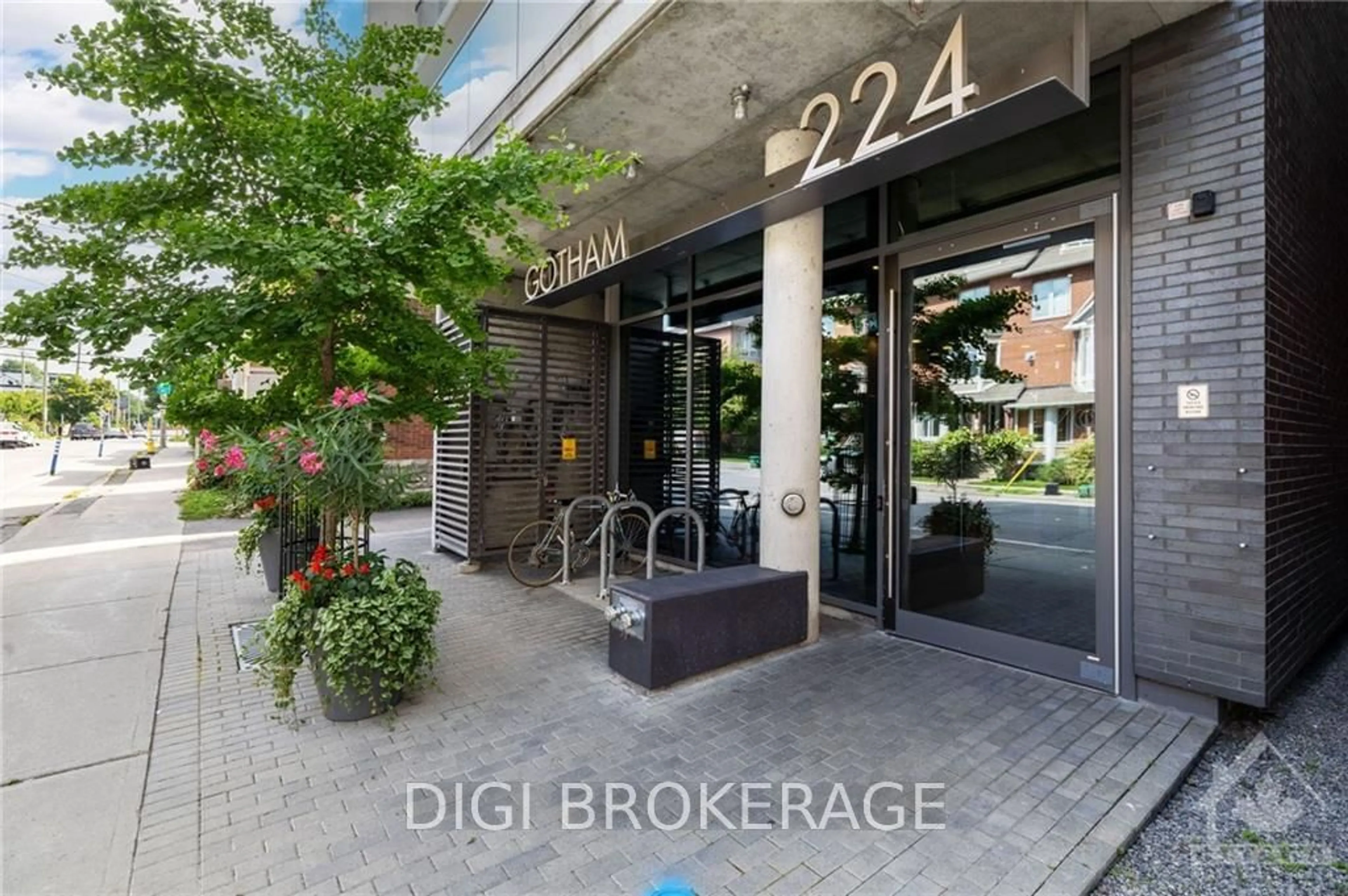 Indoor foyer for 224 LYON St #1507, Ottawa Centre Ontario K1R 0C1