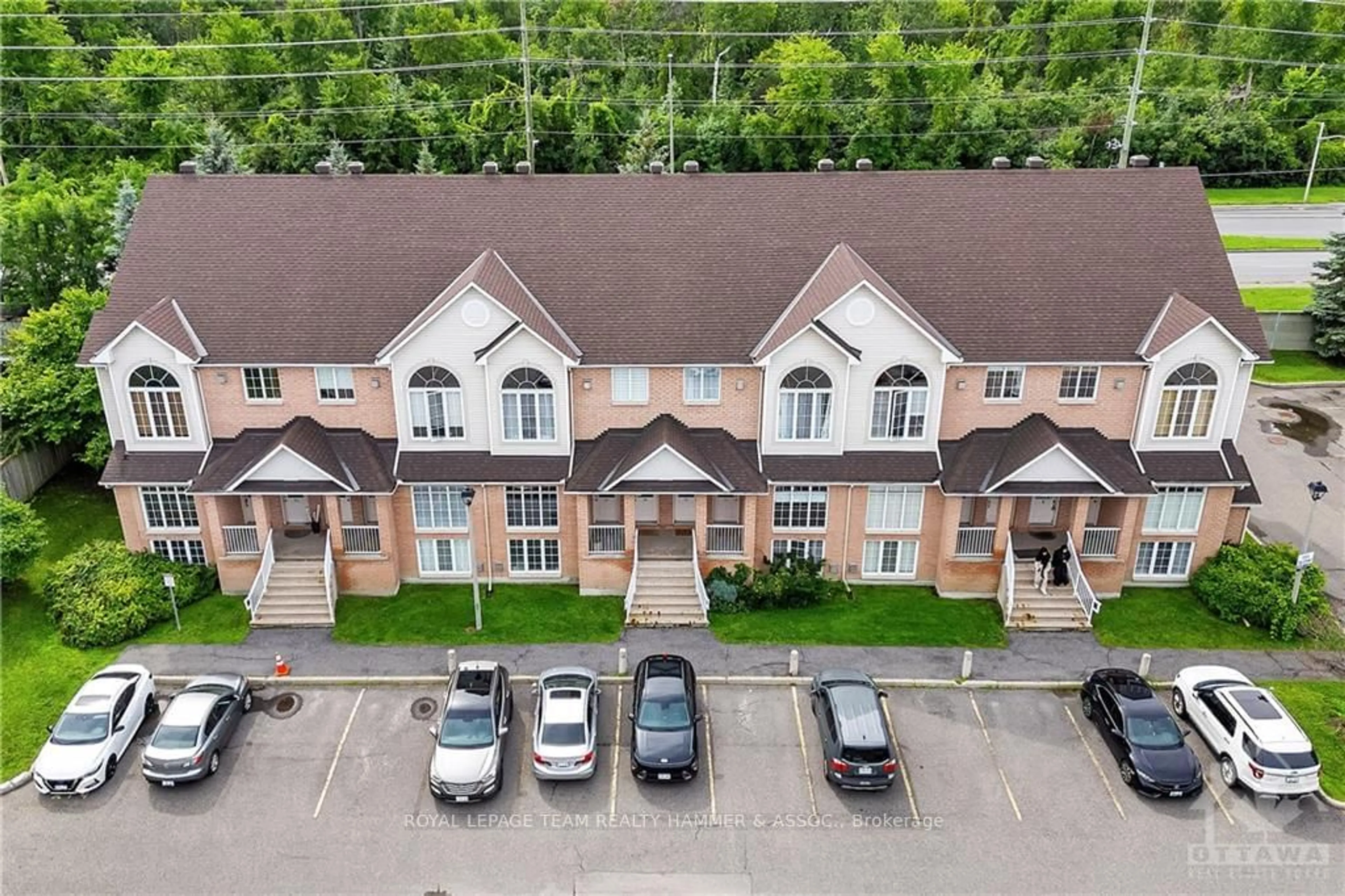 A pic from exterior of the house or condo, the front or back of building for 1701 BLOHM Dr #14, Hunt Club - South Keys and Area Ontario K1G 6N6