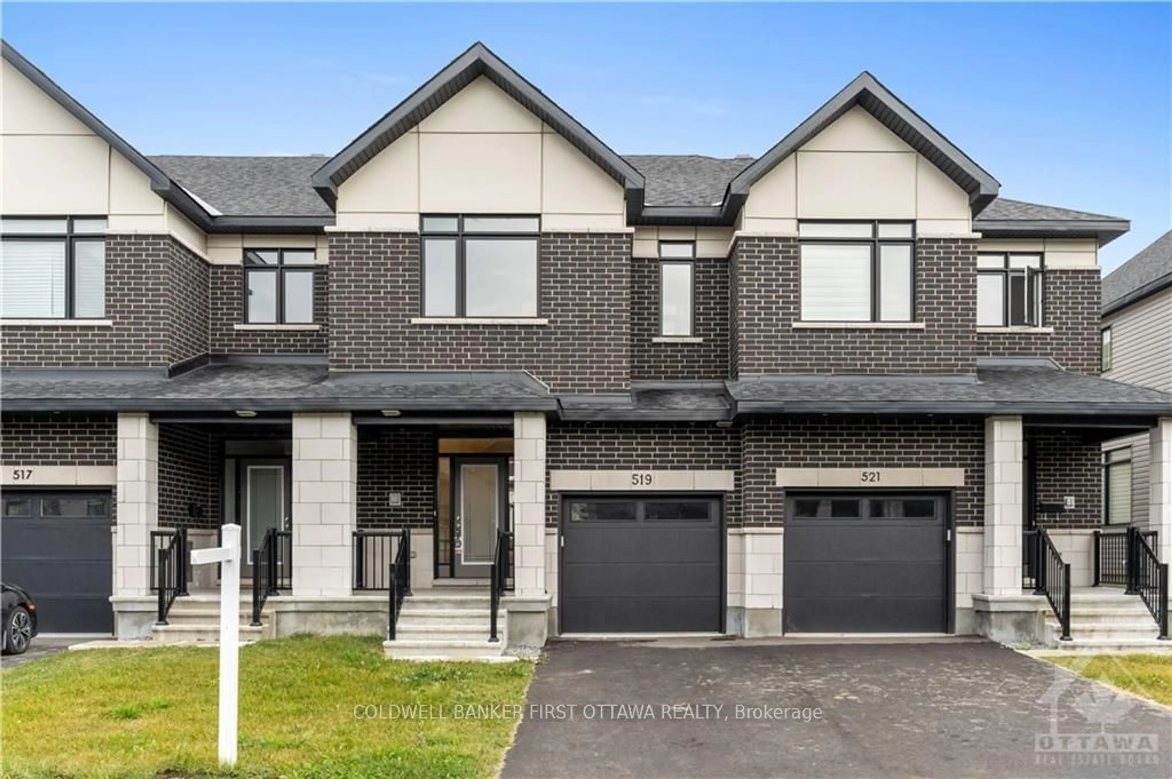 Frontside or backside of a home, mountain for 519 CORRETTO Pl, Barrhaven Ontario K2J 6Z1