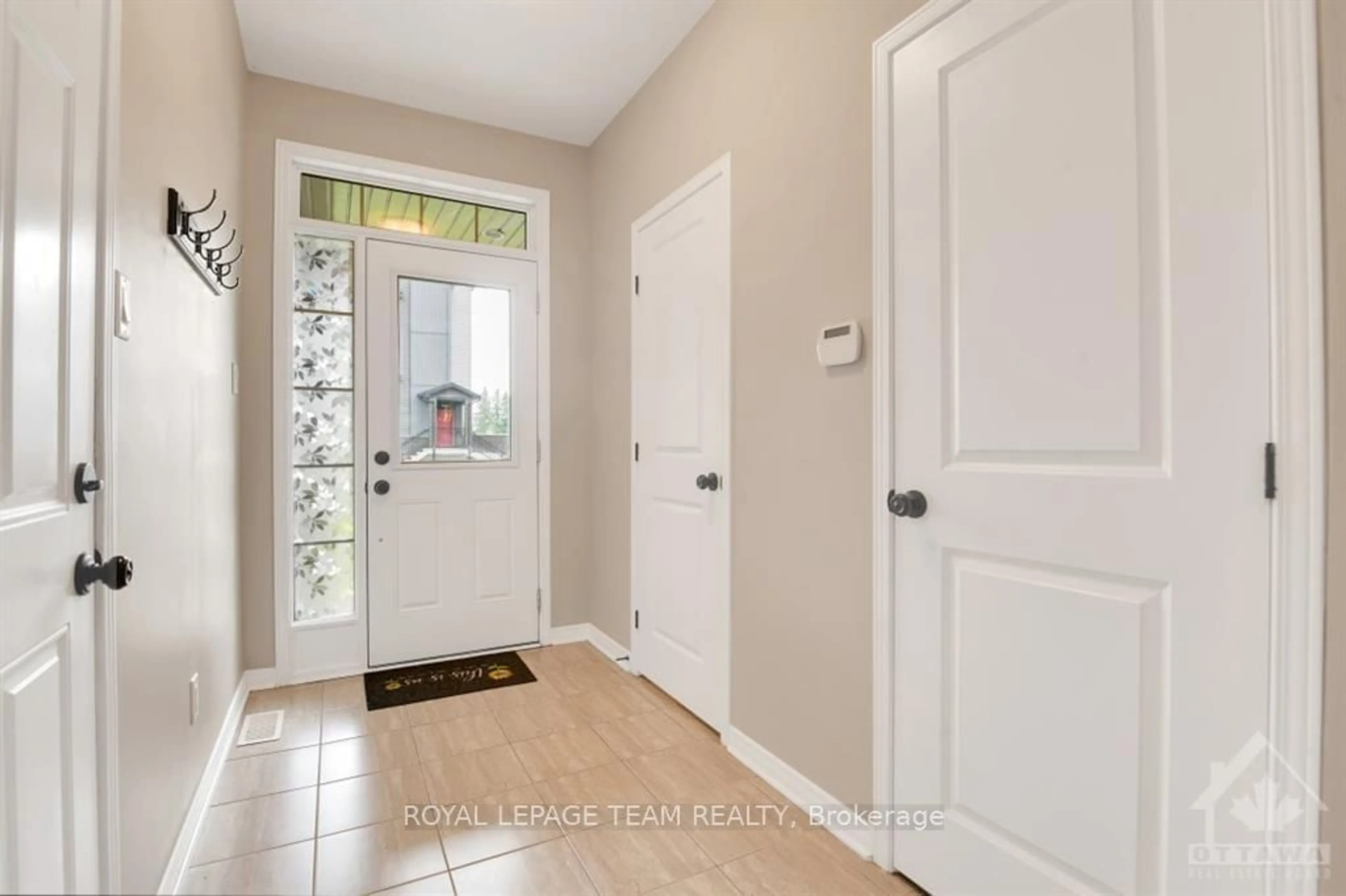 Indoor entryway, wood floors for 259 LIVERY St, Kanata Ontario K2V 0A5