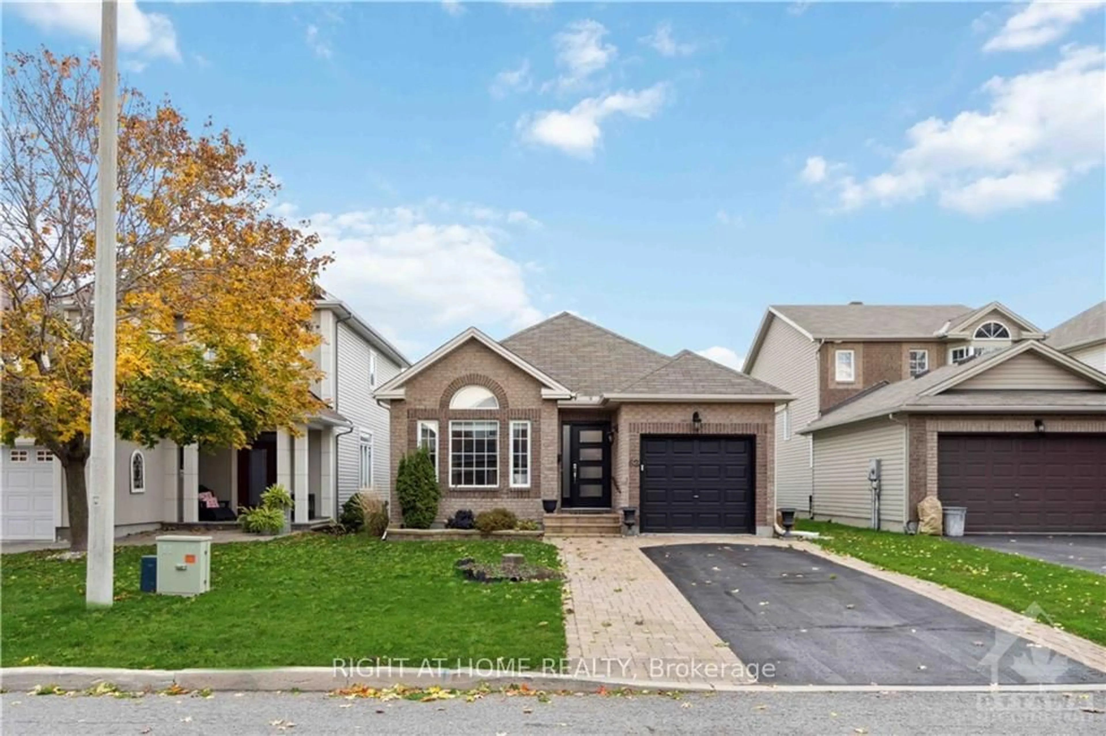 Frontside or backside of a home, the street view for 62 DENTON Way, Orleans - Cumberland and Area Ontario K4A 5C5