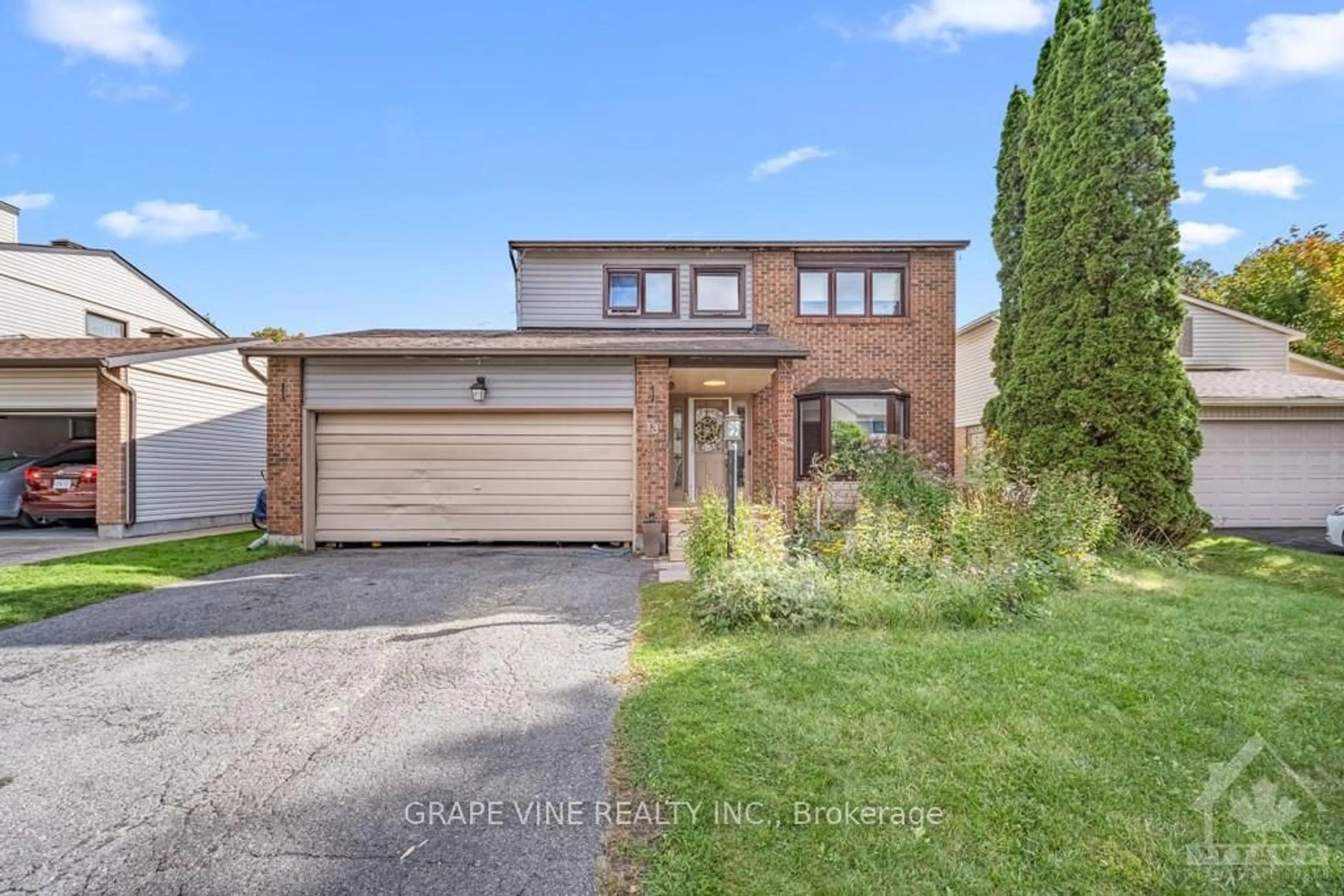 Frontside or backside of a home, the street view for 13 SAGE Cres, Barrhaven Ontario K2J 1Z7