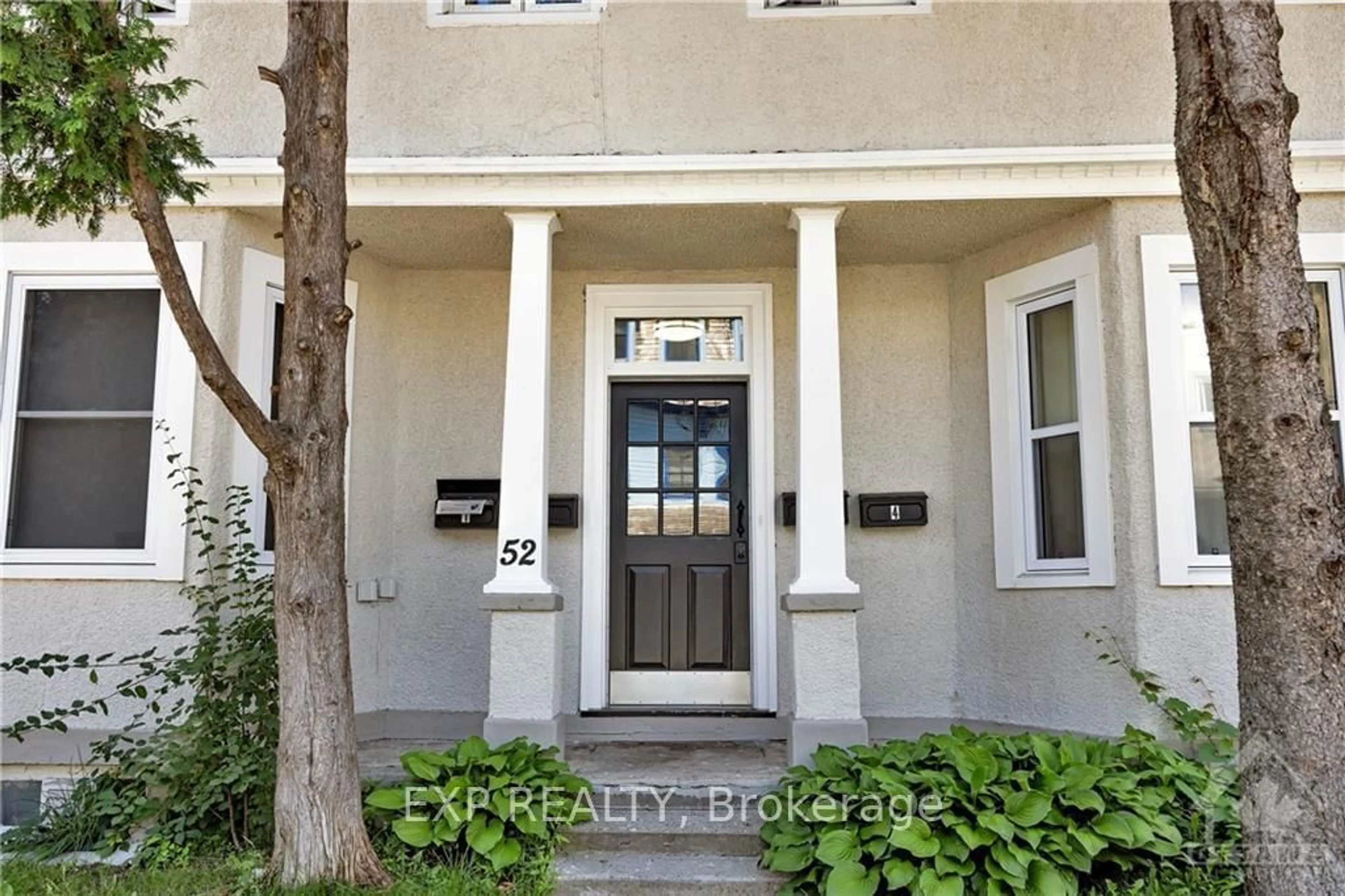 Indoor entryway, wood floors for 52 ST ANDREW St, Lower Town - Sandy Hill Ontario K1N 5E9