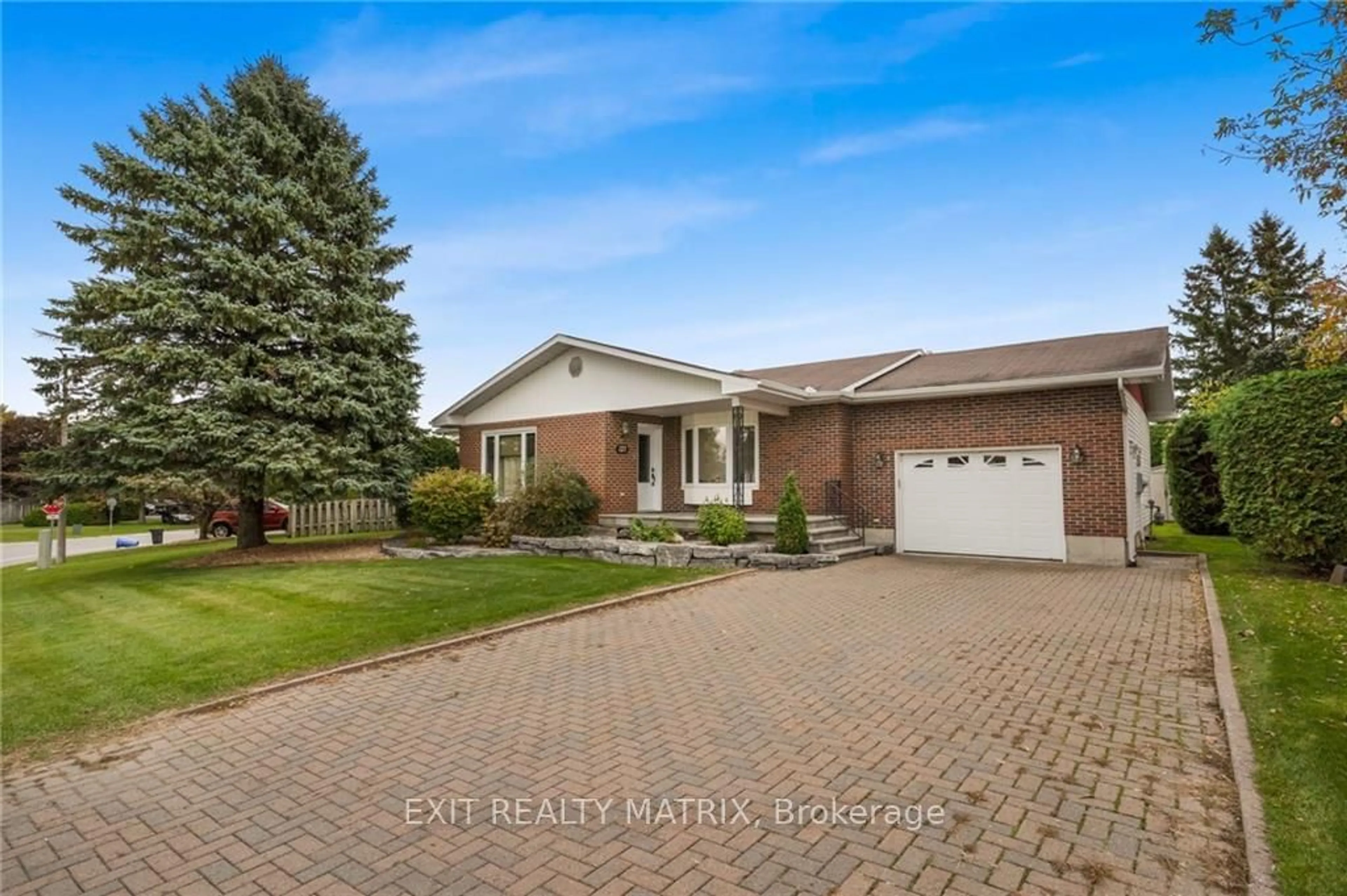 Frontside or backside of a home, the street view for 127 HOME Ave, Champlain Ontario K0B 1R0