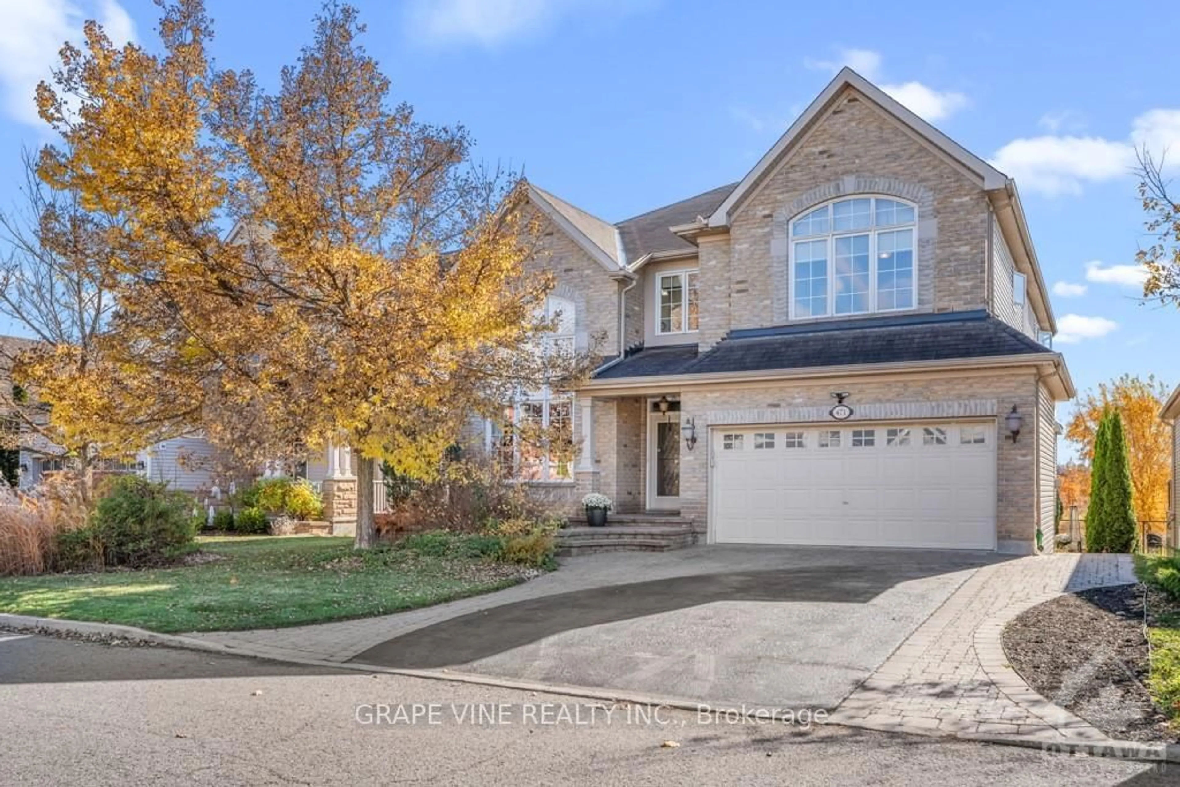 Frontside or backside of a home, the street view for 471 KEITH Cres, Orleans - Convent Glen and Area Ontario K1W 0A5