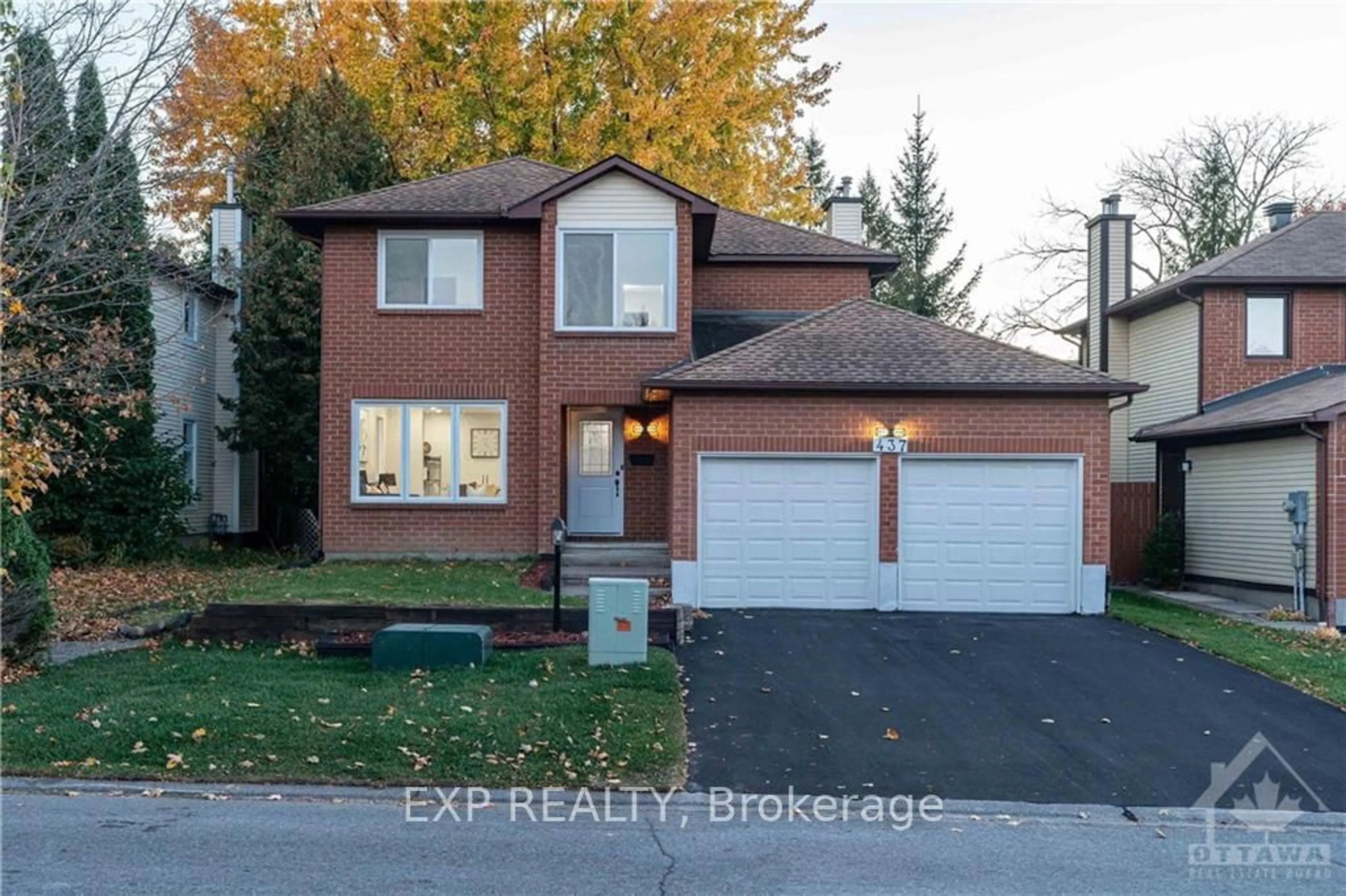 Frontside or backside of a home, the street view for 437 PICKFORD Dr, Kanata Ontario K2L 3R5