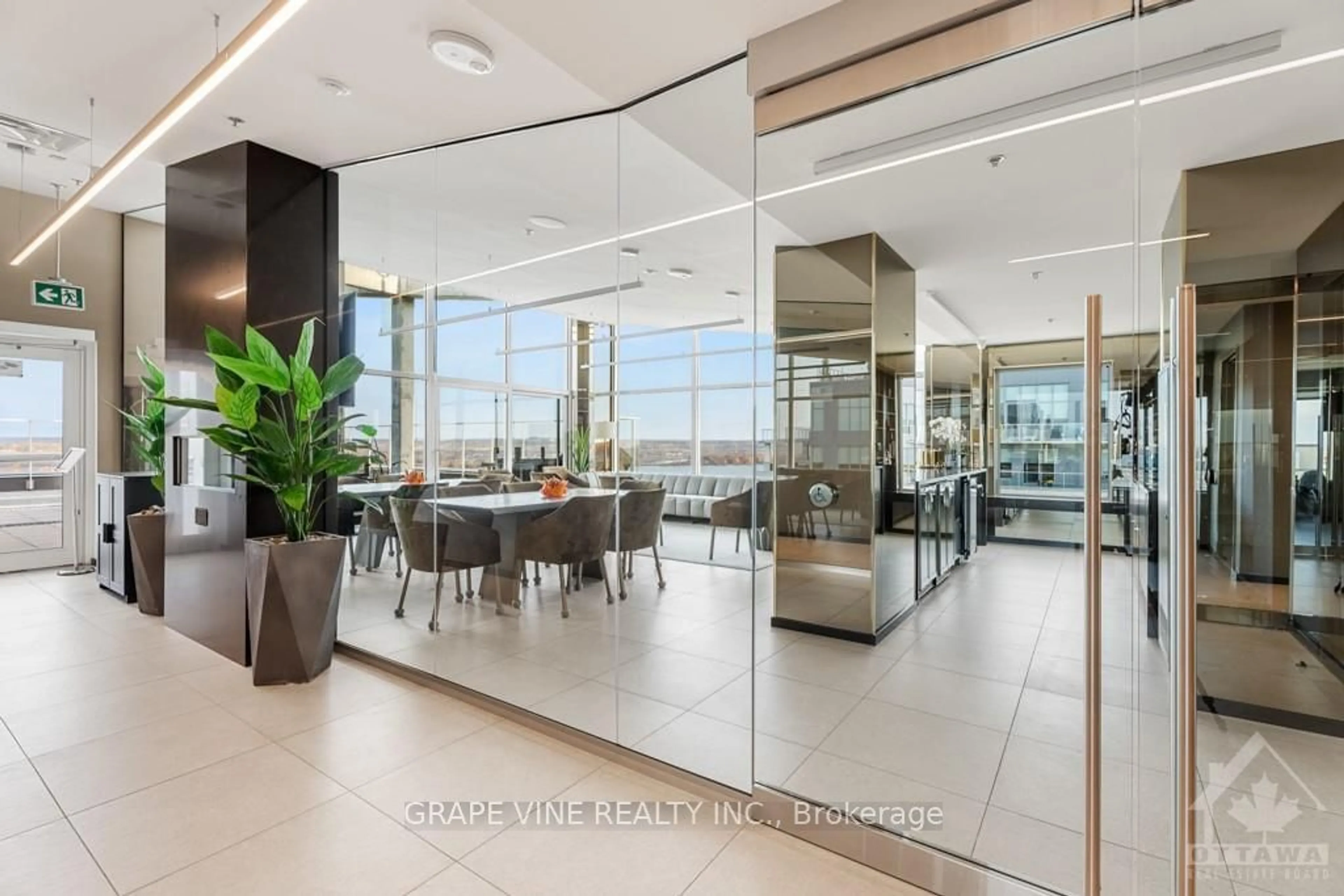 Indoor lobby, ceramic floors for 200 INLET #1404, Orleans - Cumberland and Area Ontario K4A 5H3