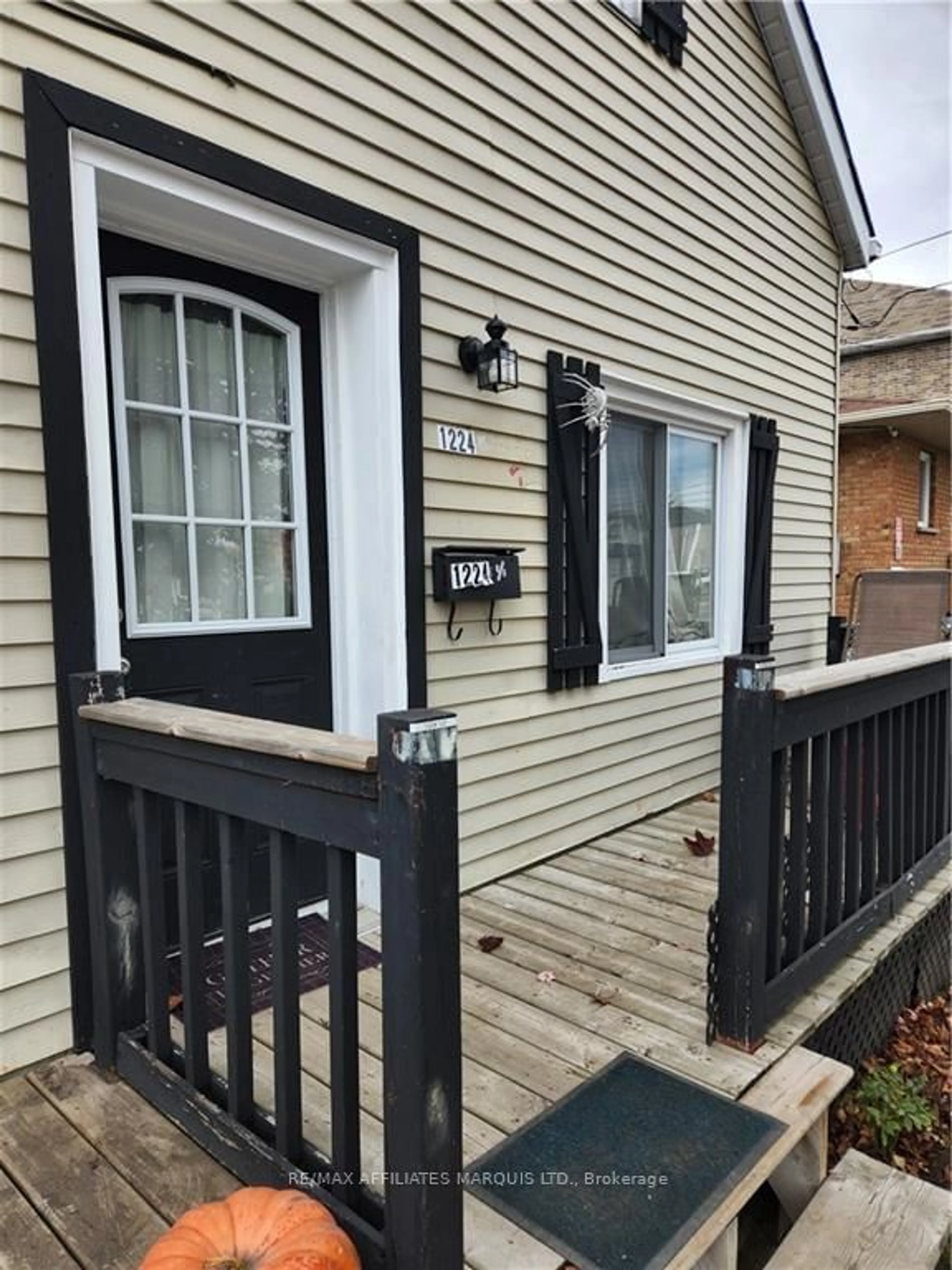 A pic from exterior of the house or condo, cottage for 1224 1/ CUMBERLAND St, Cornwall Ontario K6J 4K5