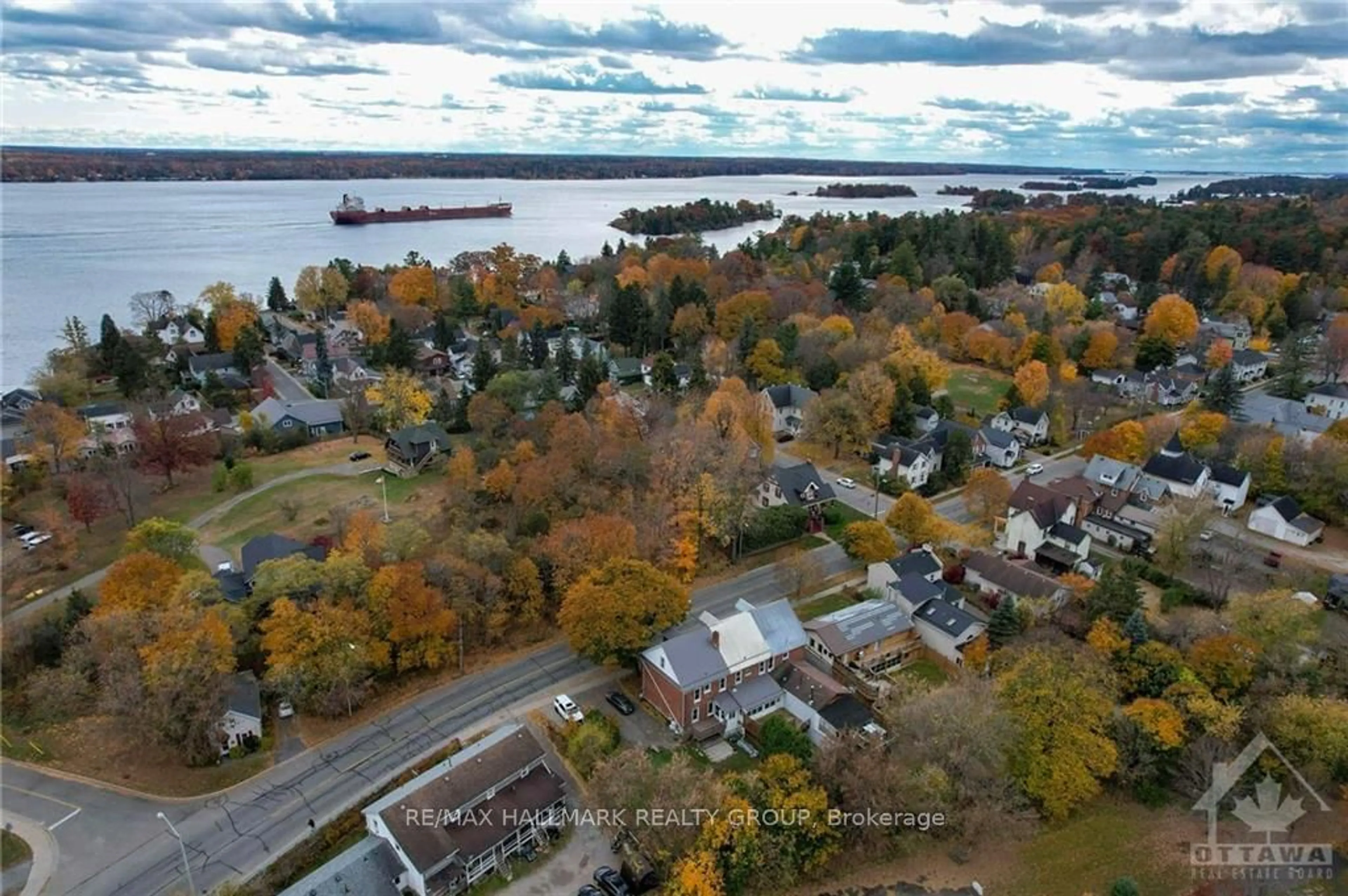 A pic from exterior of the house or condo, the view of lake or river for 320 KING St, Brockville Ontario K6V 3S3