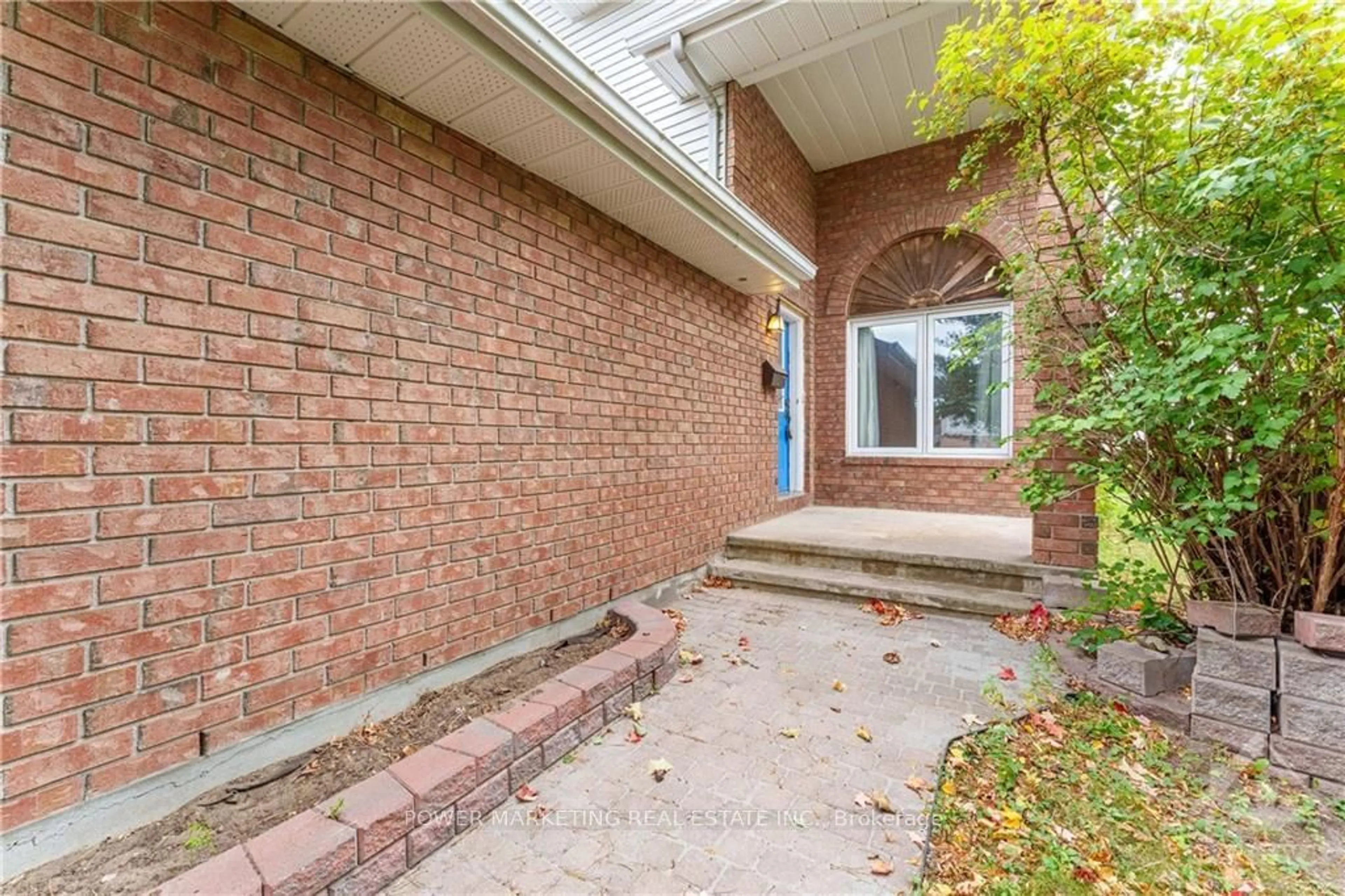 Home with brick exterior material for 62 SADDLEHORN Cres, Kanata Ontario K2M 2B1