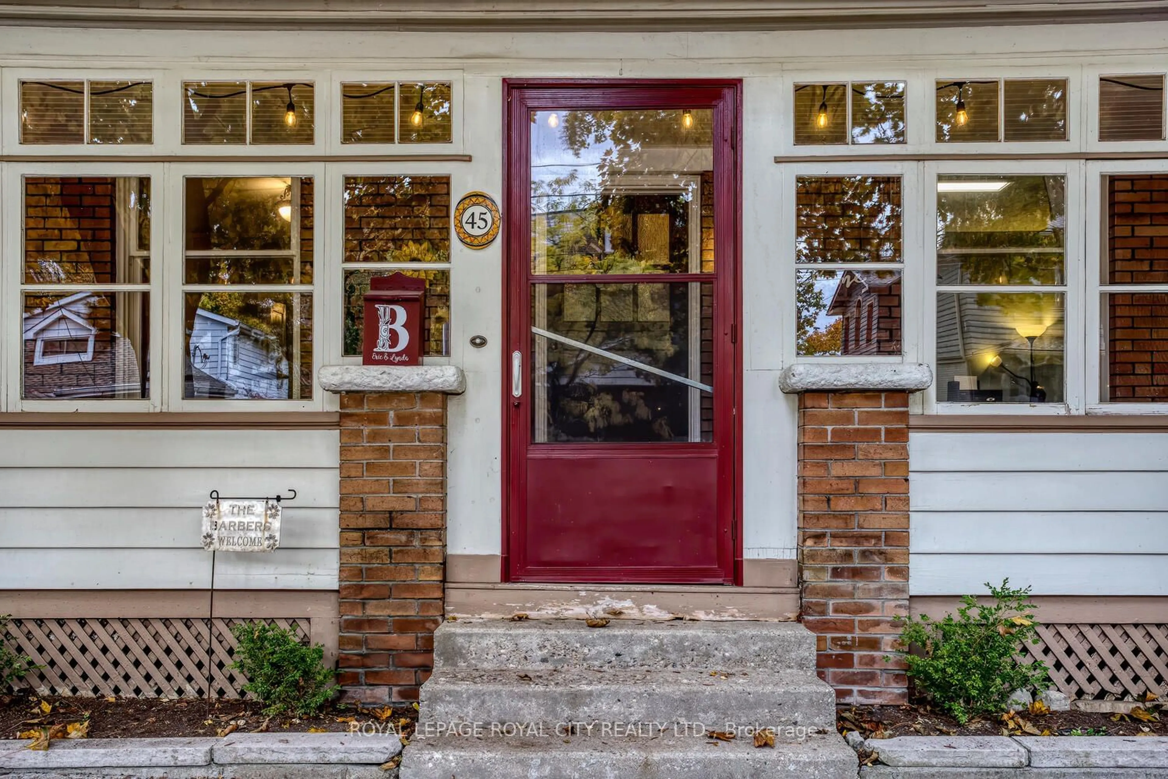 Indoor entryway, wood floors for 45 Alma St, Guelph Ontario N1H 5W6