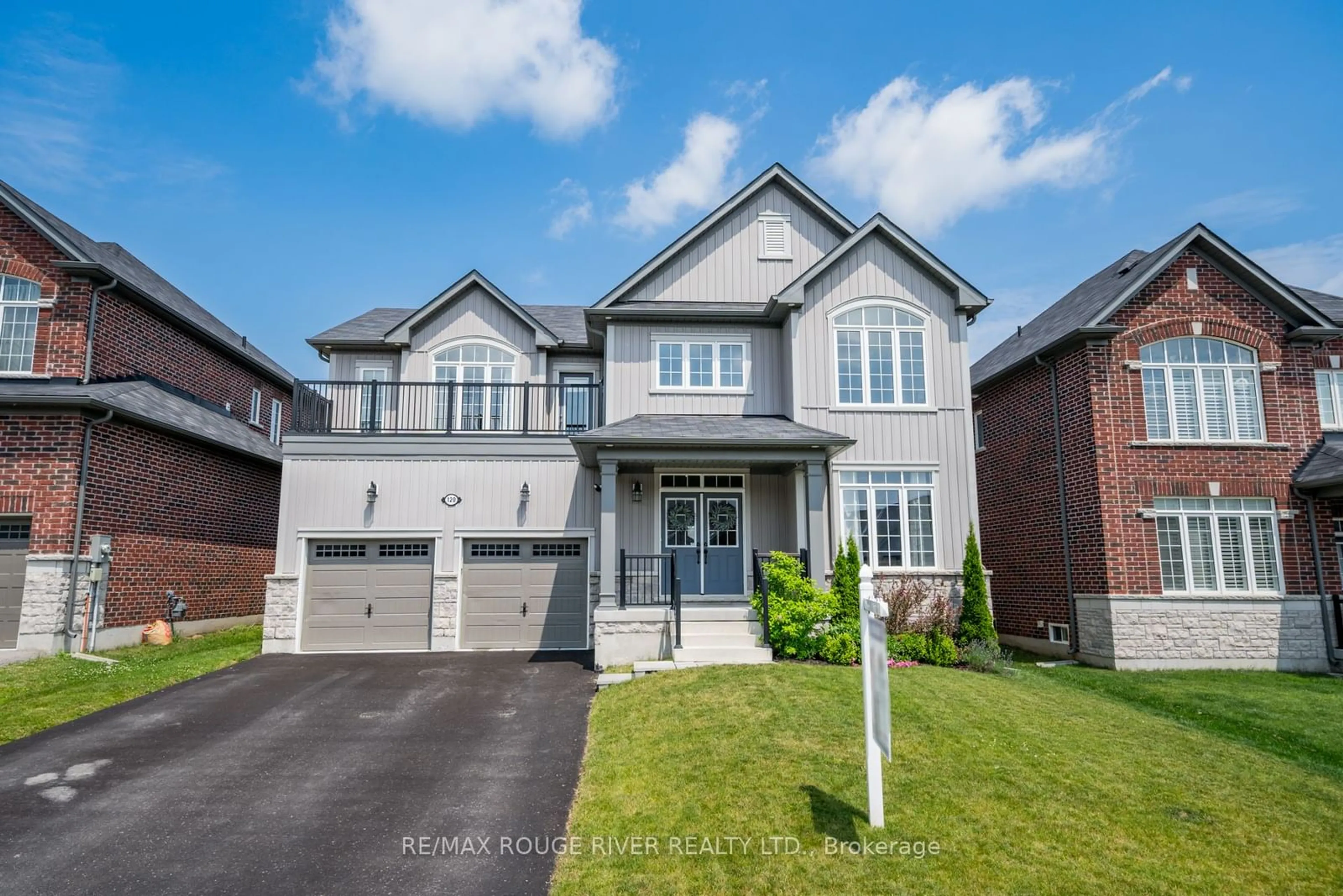 Frontside or backside of a home, the street view for 120 Highlands Blvd, Cavan Monaghan Ontario L0A 1G0