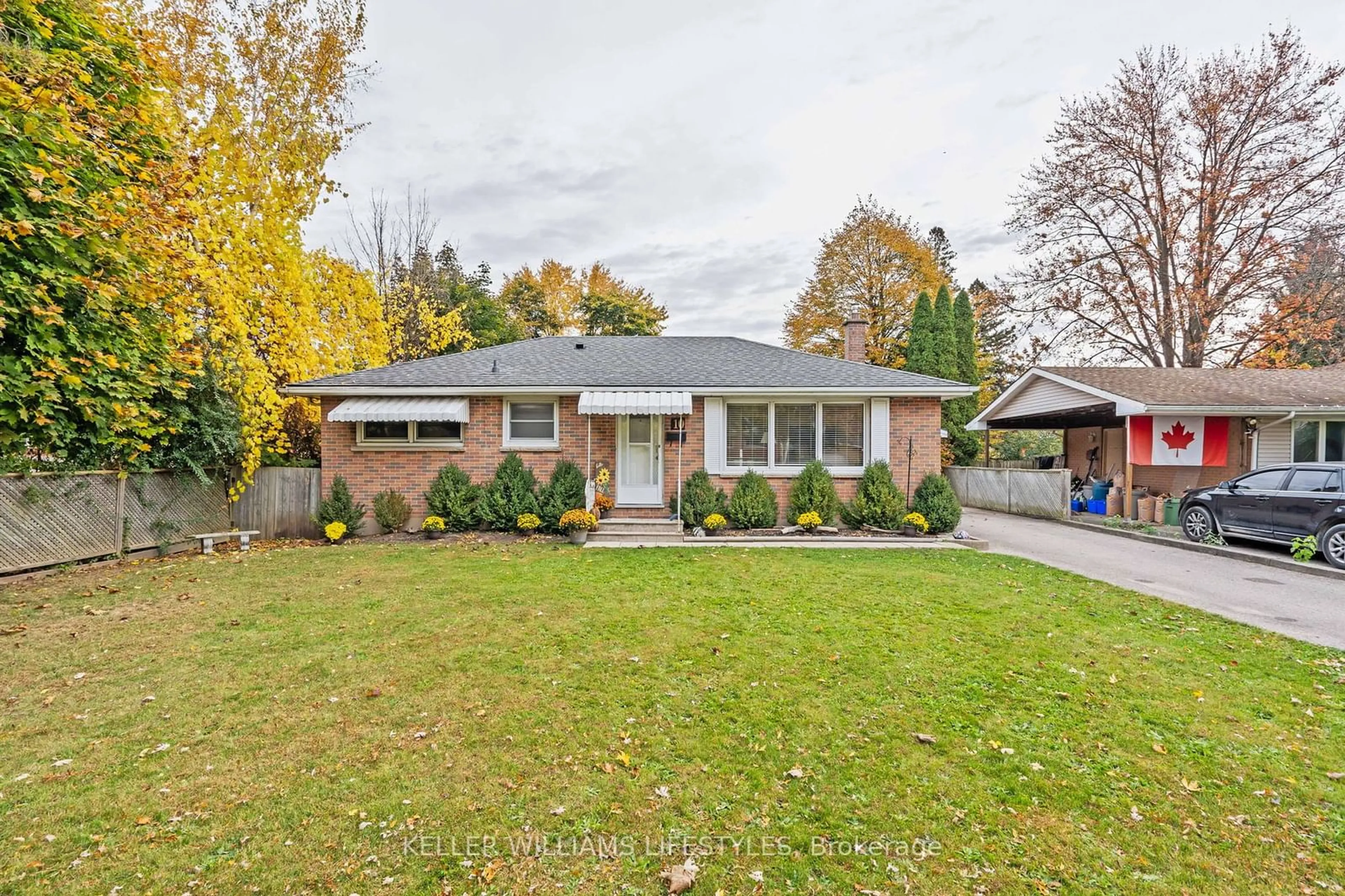 Home with brick exterior material for 10 Tewksbury Cres, London Ontario N5V 2M8