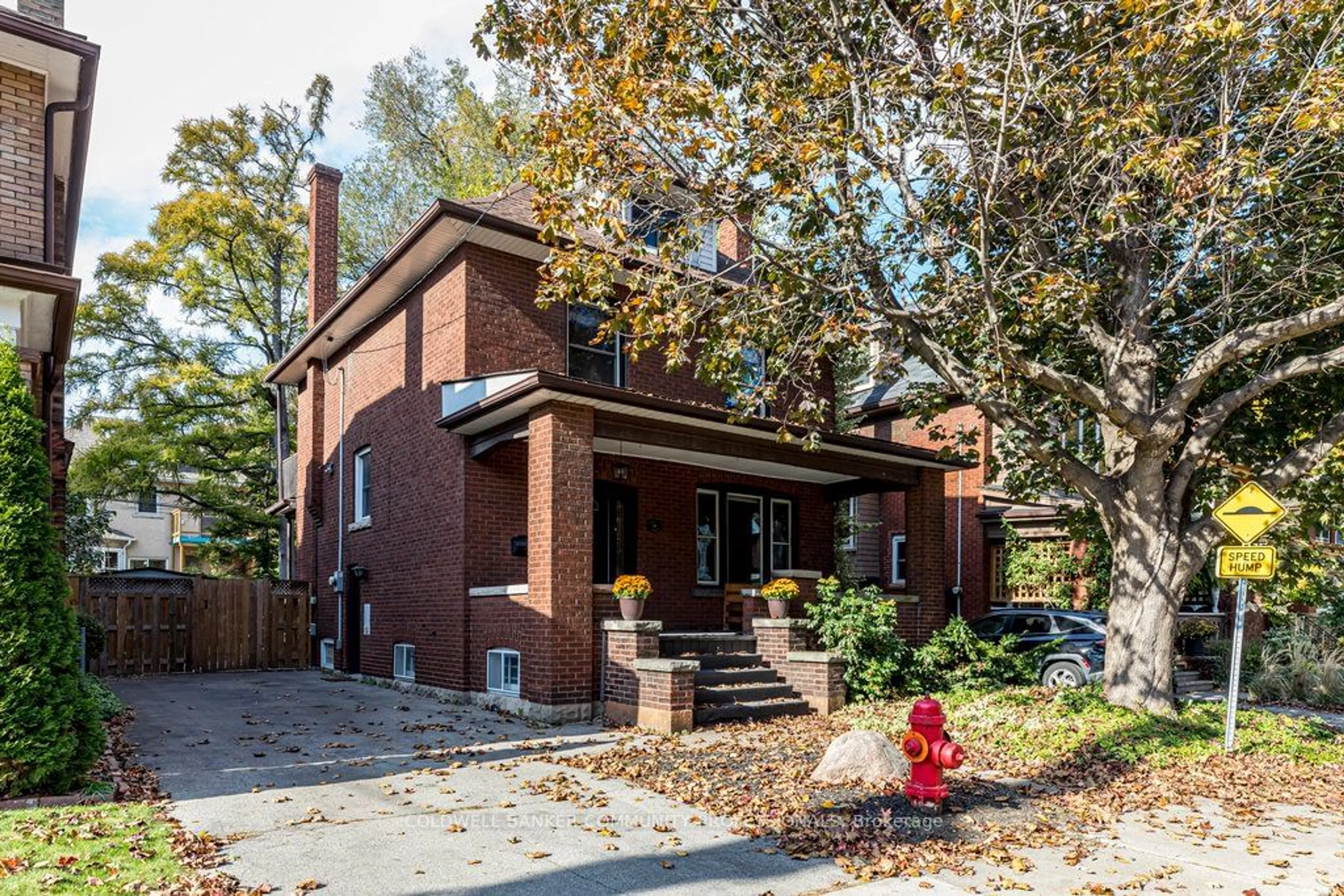 Home with brick exterior material for 38 Fairleigh Ave, Hamilton Ontario L8M 2K2