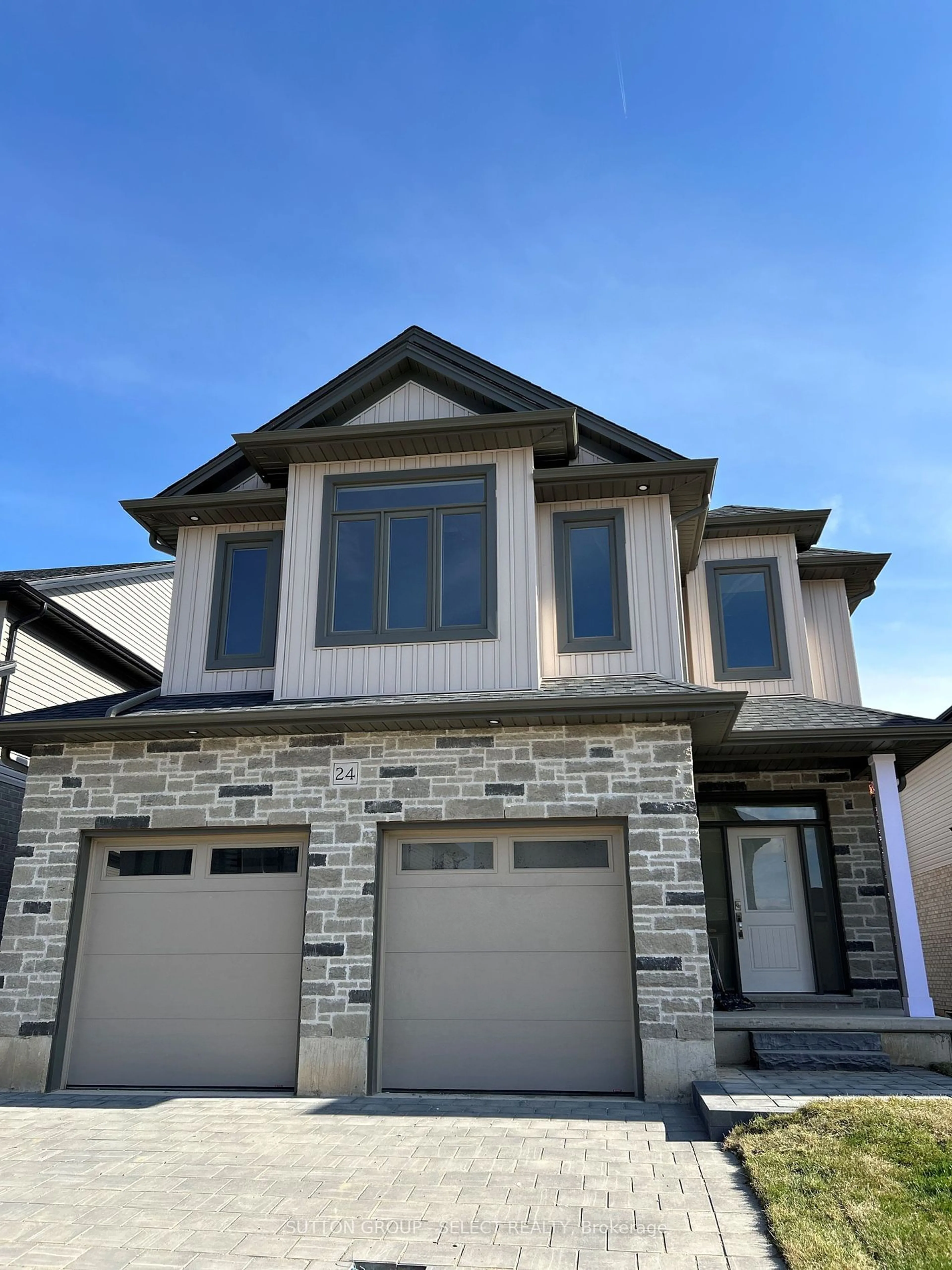 Frontside or backside of a home, the street view for 7966 Fallon Dr #24, Lucan Biddulph Ontario N0M 1V0