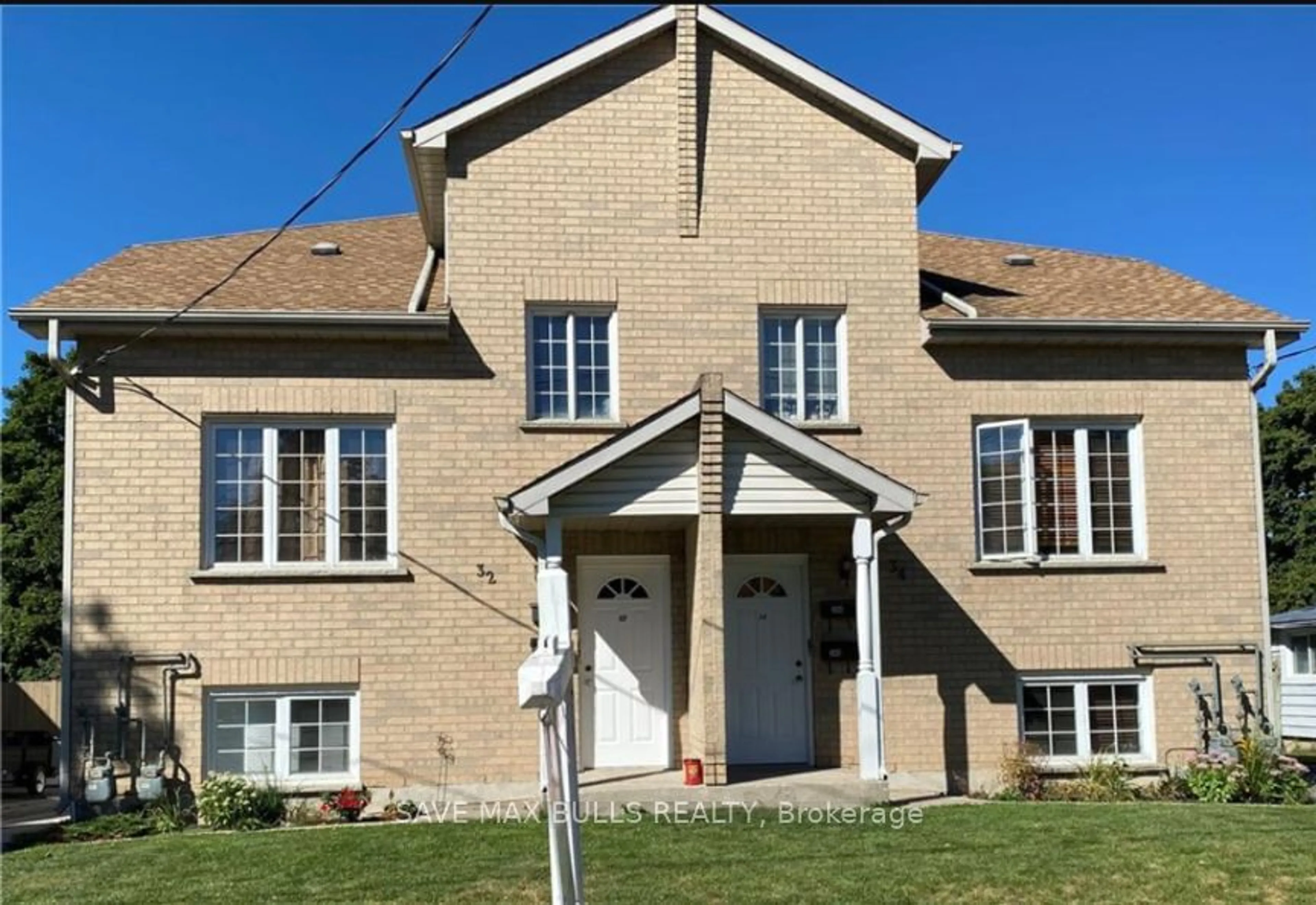 Frontside or backside of a home, cottage for 34 Hopeton St, Cambridge Ontario N1R 3T3