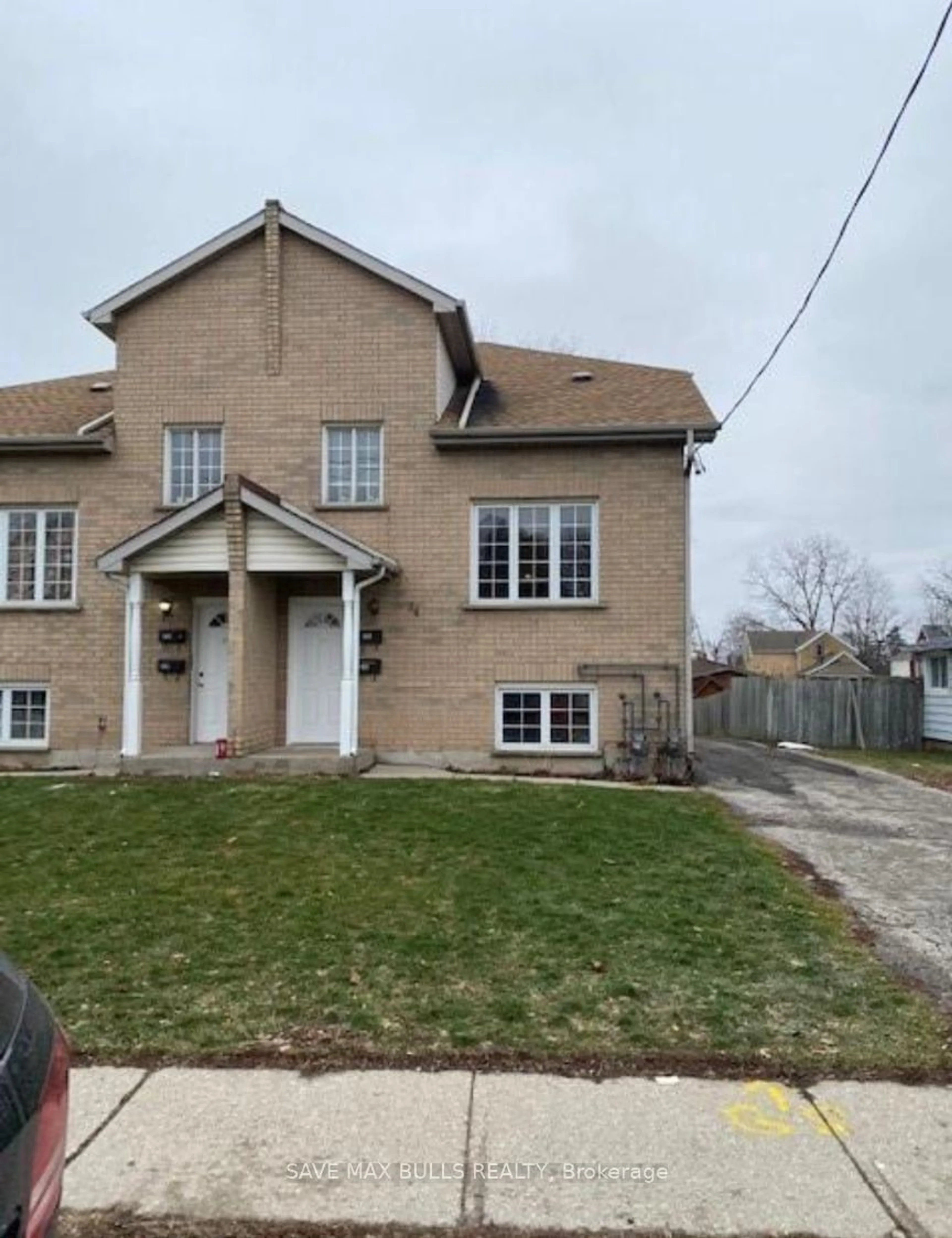 Frontside or backside of a home, the front or back of building for 34 Hopeton St, Cambridge Ontario N1R 3T3