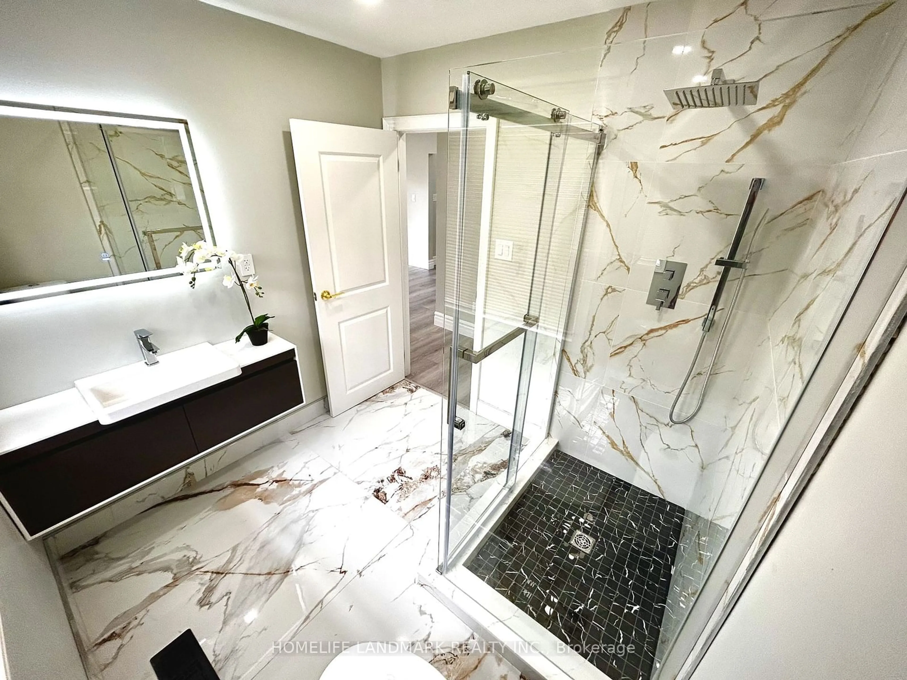 Contemporary bathroom, ceramic floors for 45 Lorne Ave, Grimsby Ontario L3M 2H9