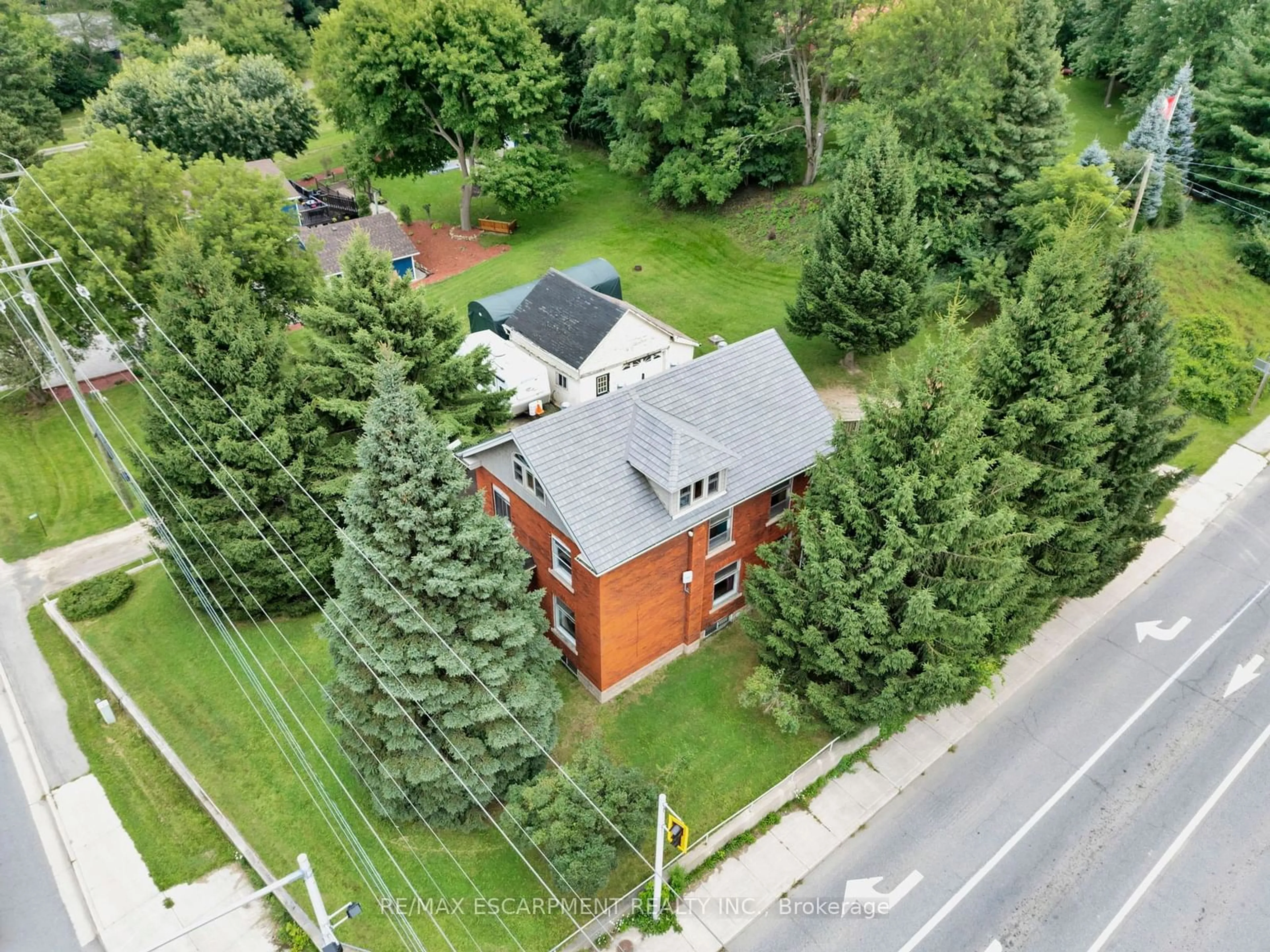 Frontside or backside of a home, the street view for 2038 Governors Rd, Hamilton Ontario L0R 1J0